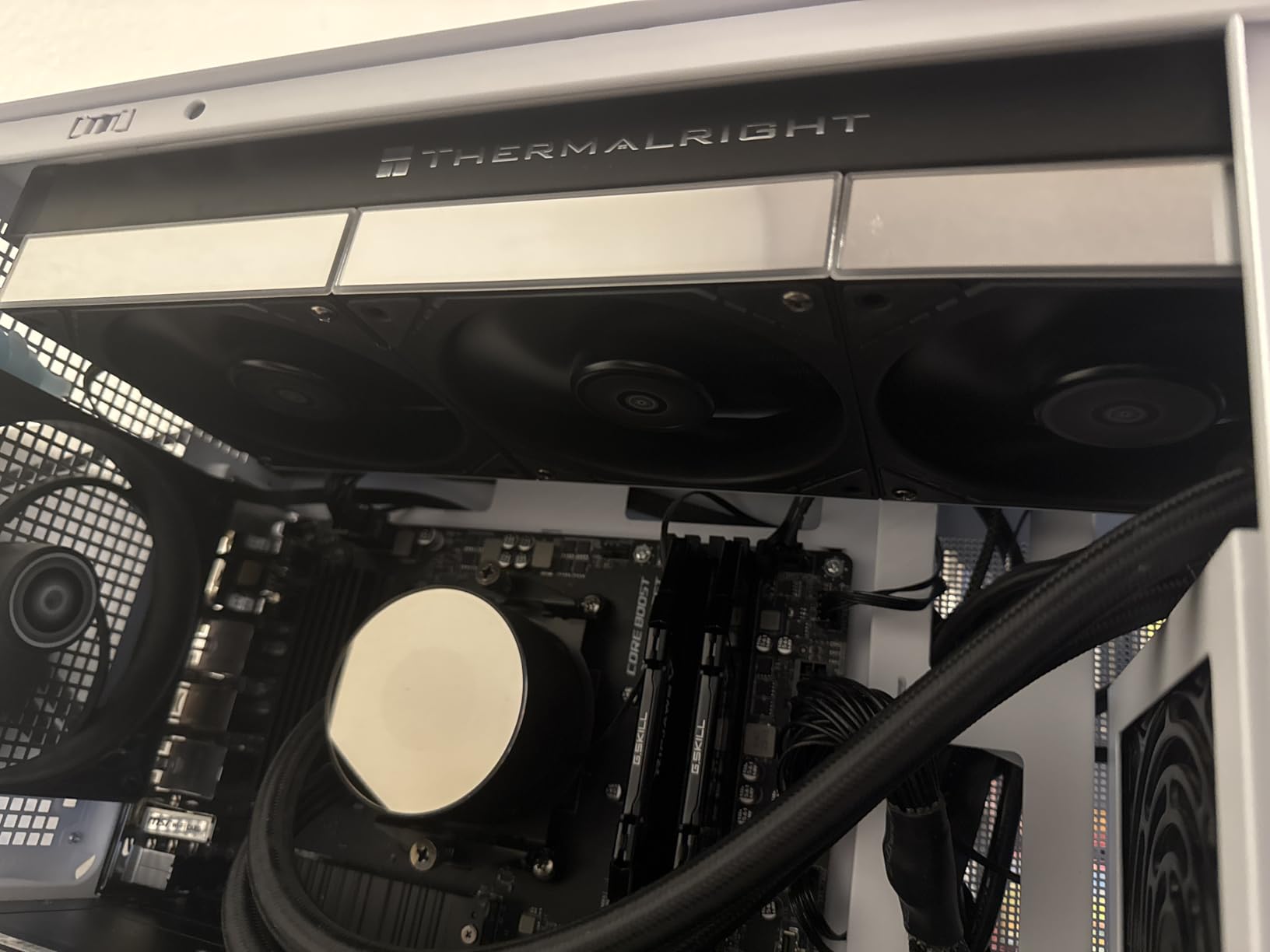 Thermalright TL-M12Q X3 Black Wireless Splicing CPU Fan, 2000RPM High Airflow, 120mm Case Fan, ARGB Daisy-Chain, Building Blocks Version PC Fan with ARGB Mirror Light Effect customer photo 1