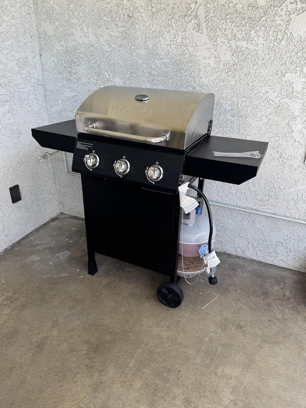 Nexgrill 5-Burner Gas Grill with Side Burner, 67,000 BTUs, 618 SQ. In. Cooking Area, Propane BBQ Grill with Stainless Steel Panel for Outdoor Cooking, Patios, and More - 720-1142 customer photo 2