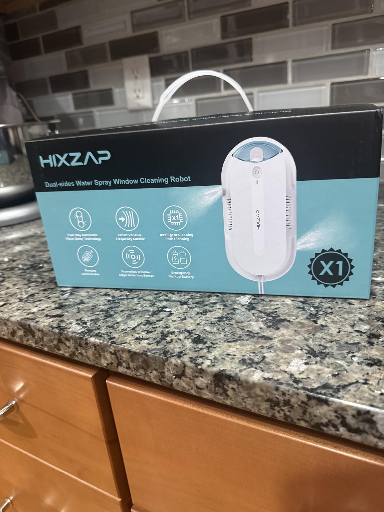 Smart Window Cleaning Robot with bidirectional ultrasonic Spray & 85ml Tank - Automatic Edge Detection, 2400-3200pa Strong Suction, Anti-Drop Protection customer photo 2