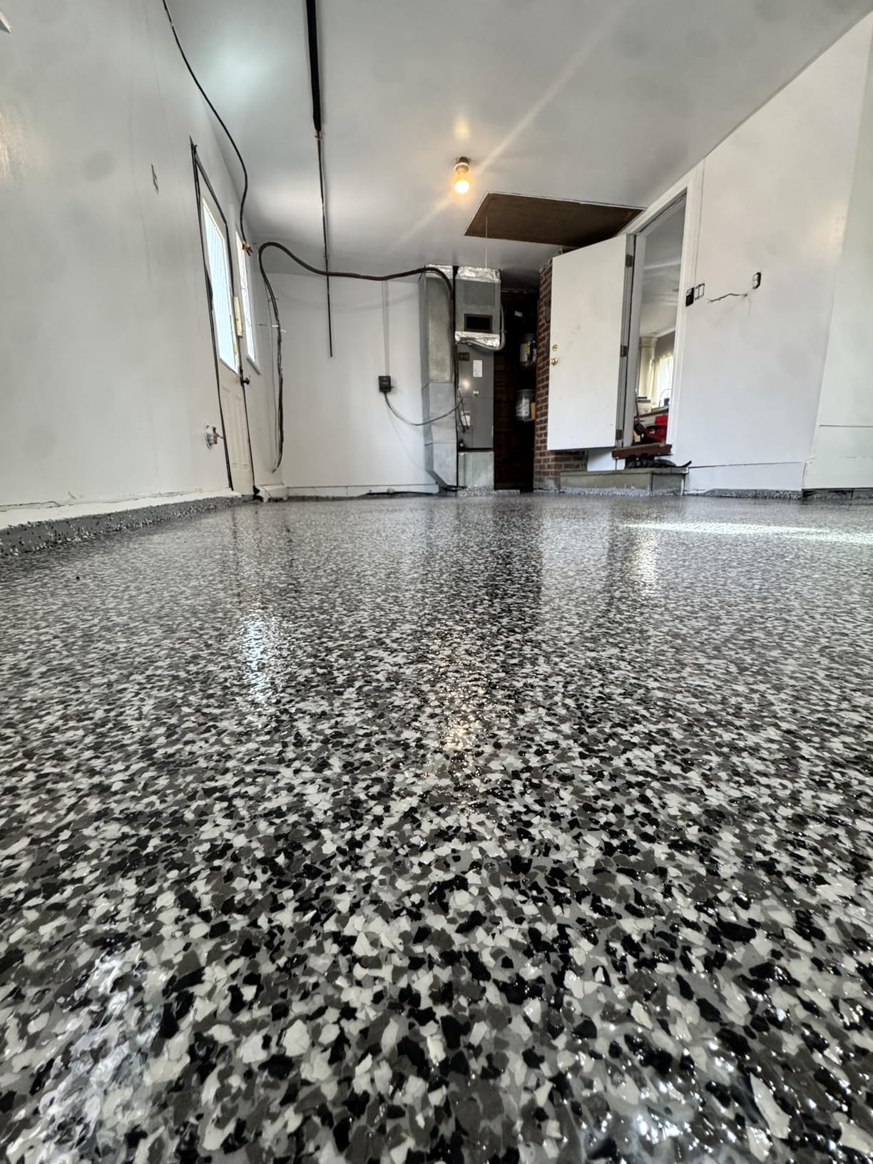 DWIL Garage Floor Epoxy Kit with Primer, Garage Floor Paint with Tools, Epoxy Coating for Concrete - High Gloss, Water-based, Low Odor - 1 Car Kit, Light Gray customer photo 1