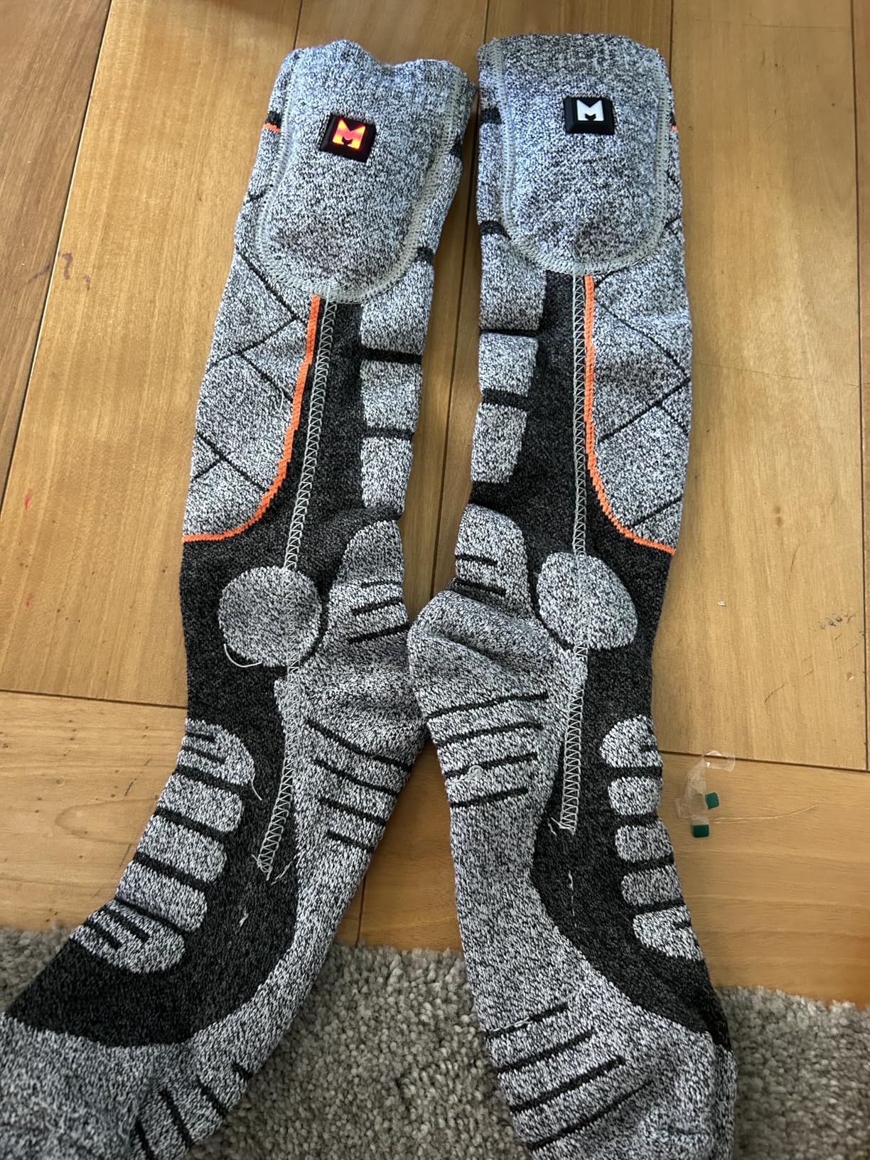 Heated Socks, 5V 6000mAh Rechargeable Heated Socks for Men & Women, Electric Socks with 3 Heating Levels for Winter, Skiing, Hunting, Camping, Hiking, Cycling, Outdoor Work customer photo 1