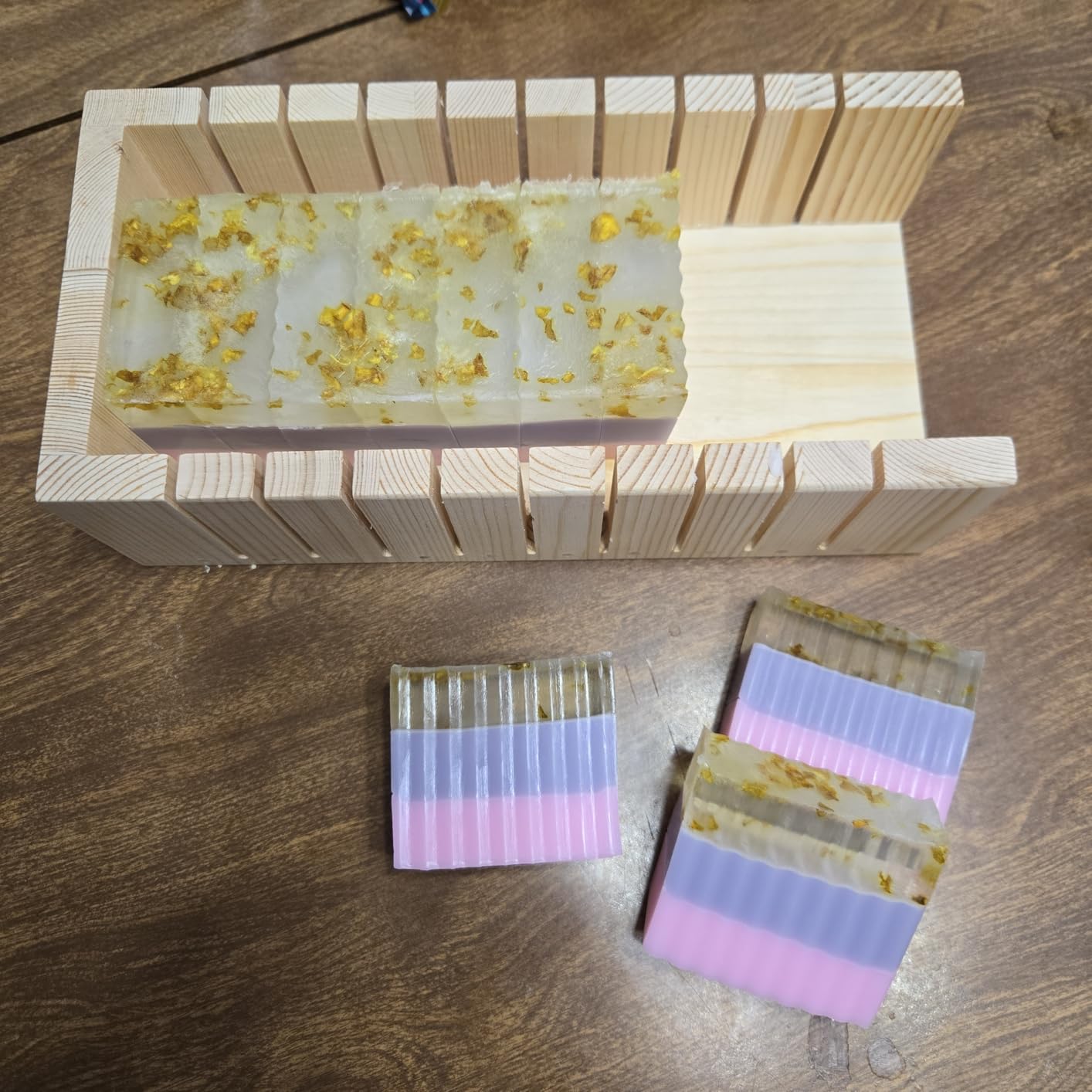 Yosamio Deluxe Soap Making Kit with Exclusive Stamp & Removable Melter-40+Pcs DIY Supplies for Adults, Easy-Clean Pot, Shea Butter & Clear Bases, Essential Oils, Molds, Dyes. Full Set for Beginners customer photo 2