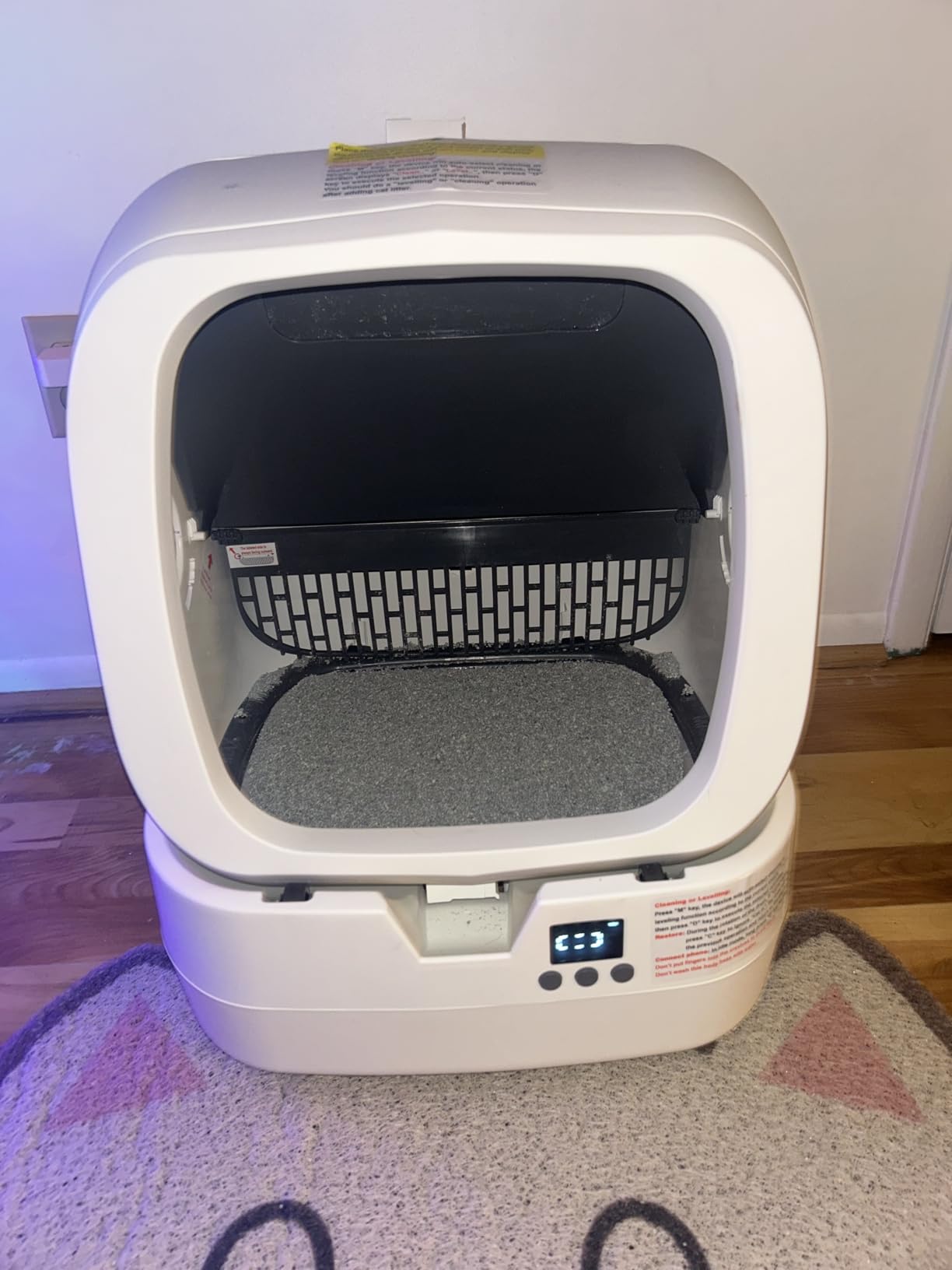 Mintakawa Automatic Cat Litter Box Self Cleaning - APP Control and Weight Monitoring - Ultra-Quiet, Suitable for Medium Cats and Kittens, Safe Anti-Pinch Litter Box (Assembly Required) - White customer photo 2
