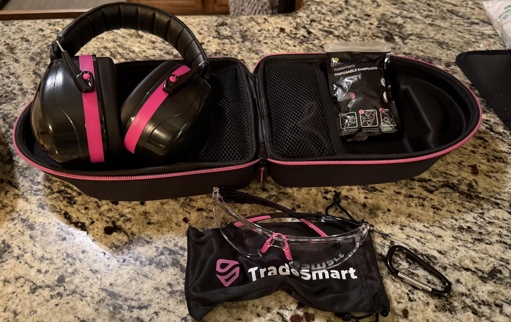 TradeSmart All-in-One Shooting Ear Protection - Comfort+ NRR 28 Earmuffs, Glasses & Earplugs + Carry Case customer photo 2