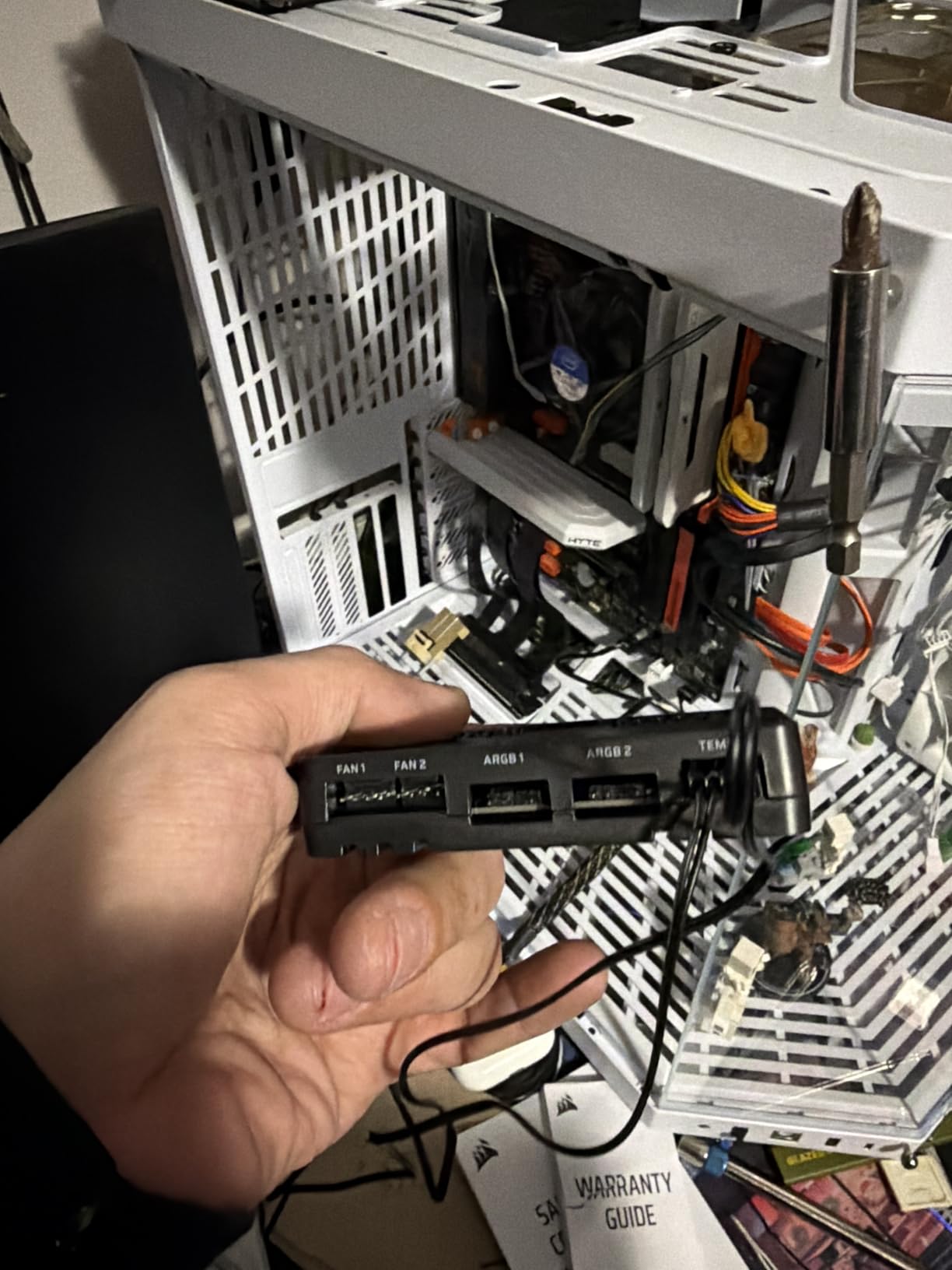 Corsair Commander Duo iCUE Link RGB Lighting and PWM ARGB Fan Controller - Control 12 Daisy-Chained PWM Fans, Two Flexible Temperature Sensors Included - Black customer photo 1
