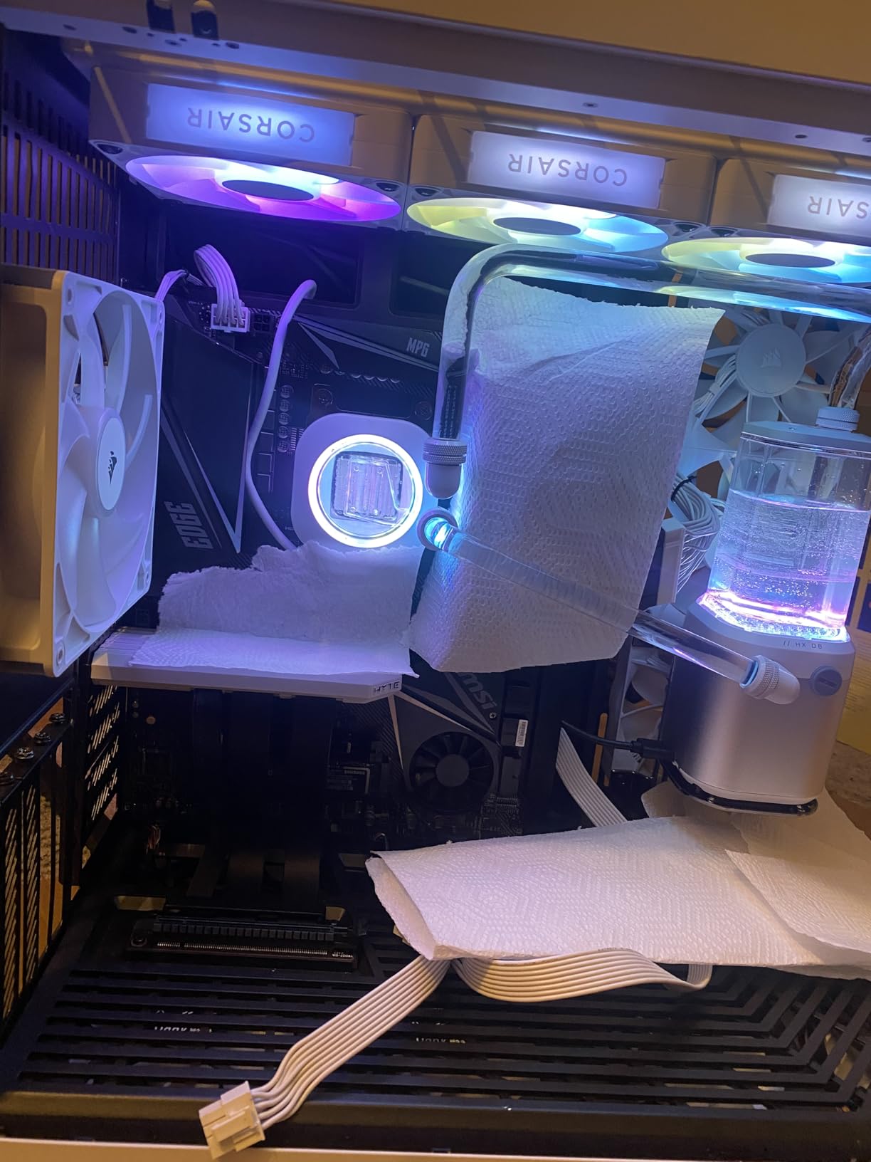 Corsair XH505i RX 360 RGB Custom Cooling Kit - XC7 CPU Water Block, XD6 Pump Reservoir, 3X RX120 RGB Fans, XR5 360mm Radiator, System Hub Included - White customer photo 2