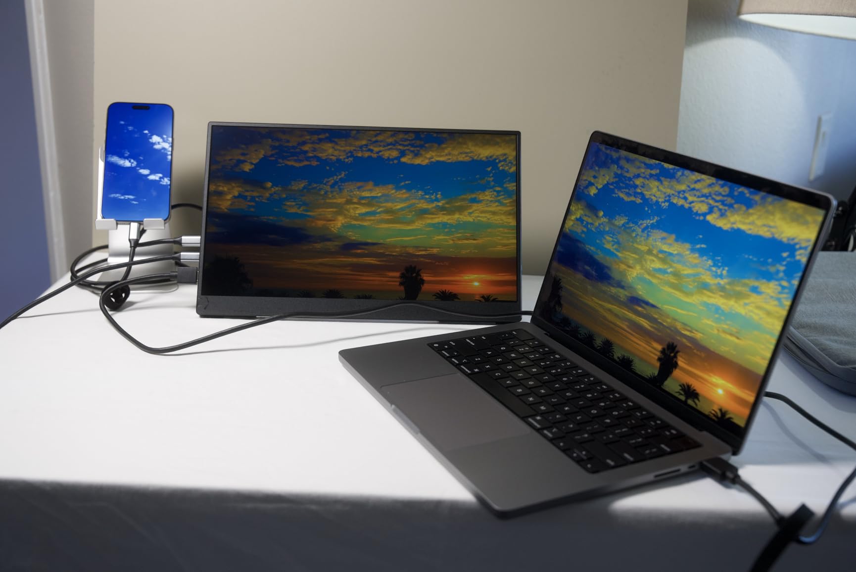 15.6 Inch Portable Monitor 4K UHD 145% sRGB 60Hz, Travel Monitor for Laptop MacBook Surface PC Xbox PS5, HDMI USB-C VESA Compatible Built-in Speaker customer photo 2