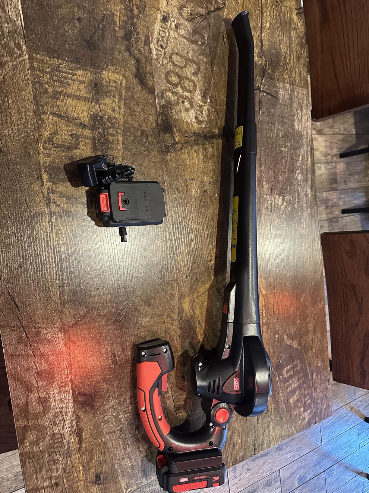 MZK Cordless Leaf Blower,20V Battery Powered Electric Blower for Lawn Care, Electric Lightweight Leaf Blower for Blowing Leaves, Patio Cleaning and Dust(2 * 2Ah Battery & Charger Included),LF40D13 customer photo 1