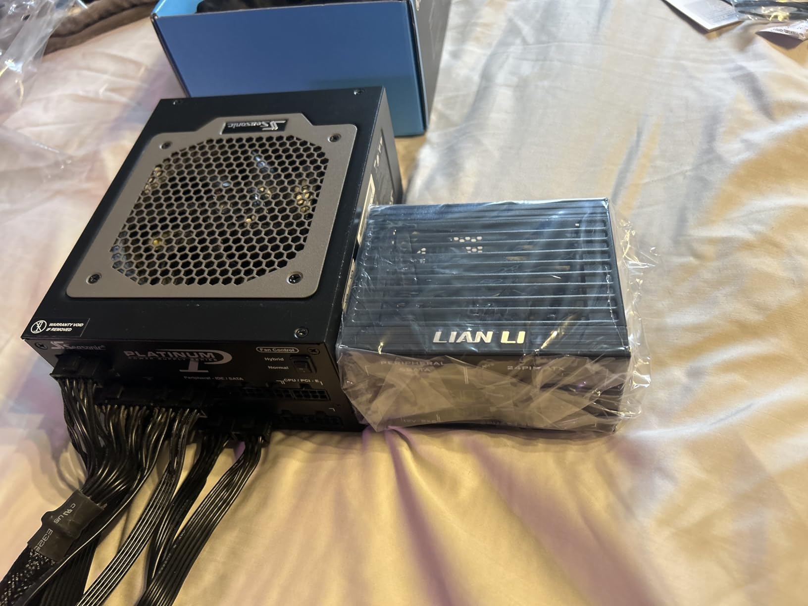 Lian Li SP Platinum 1000W SFX Form Factor Power Supply with 12V-2x6 Connectors - ATX 3.1 & PCIE 5.1 Compliant - Low-Noise - Fully Modular - 105C Capacitors - 10 Year Warranty - Black (SP1000P.B) customer photo 1