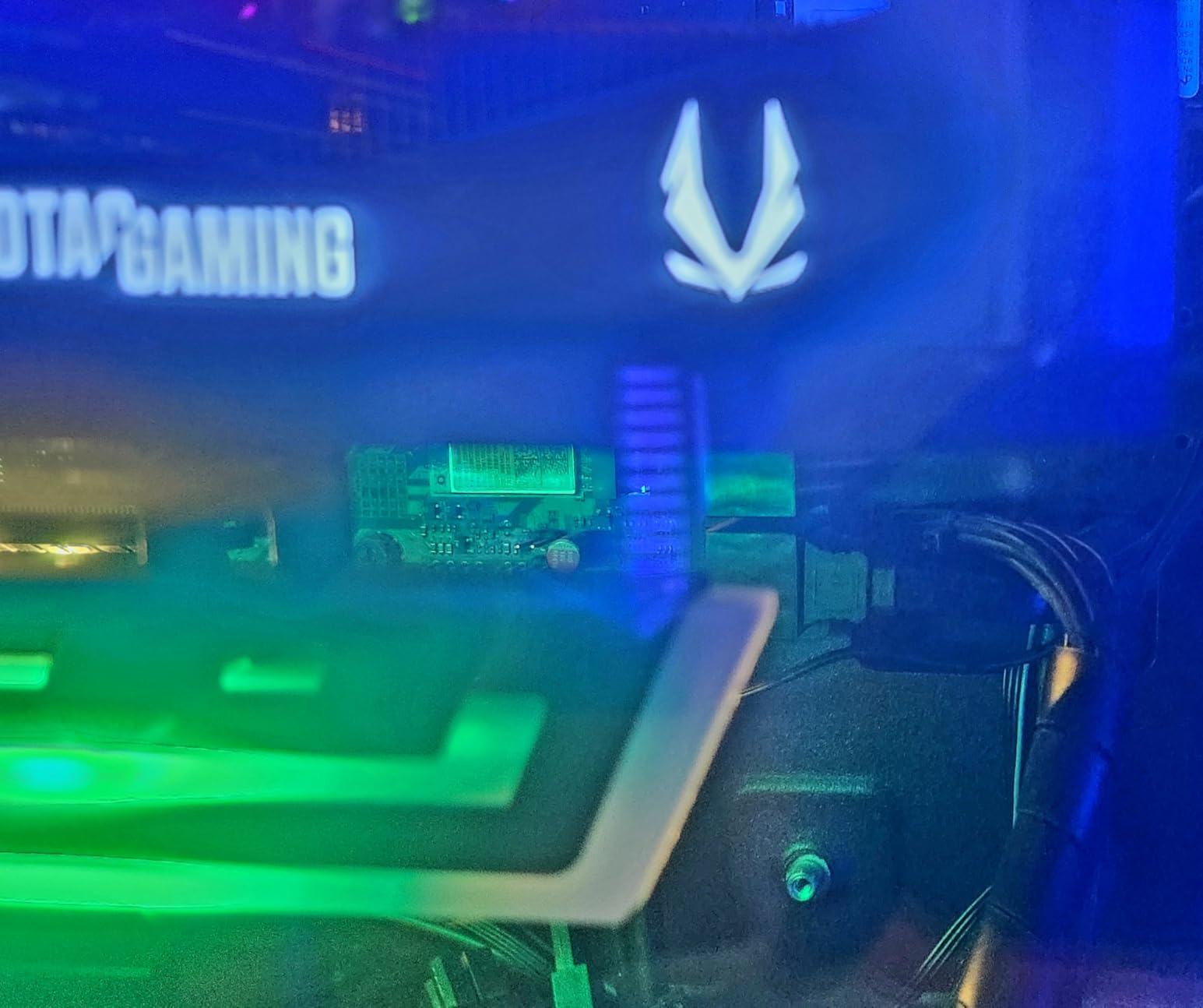 ARGB GPU Support Bracket, Universal 16.8M RGB Modes Graphics Card GPU Brace Support, Multi Angle Adjustable GPU Sag Bracket for Video Cards, GPU Stand Built-in 5V3PIN Addressable RGB Strip customer photo 2