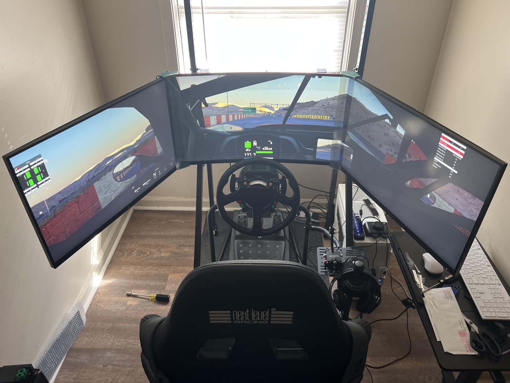 Marada Sim Racing Triple Monitor Stand with Wheels Compatible with 27/32-inch Displays Height and Tilt Adjustable, A-Frame Base for Flight & Driving Simulator Cockpit Rig customer photo 1