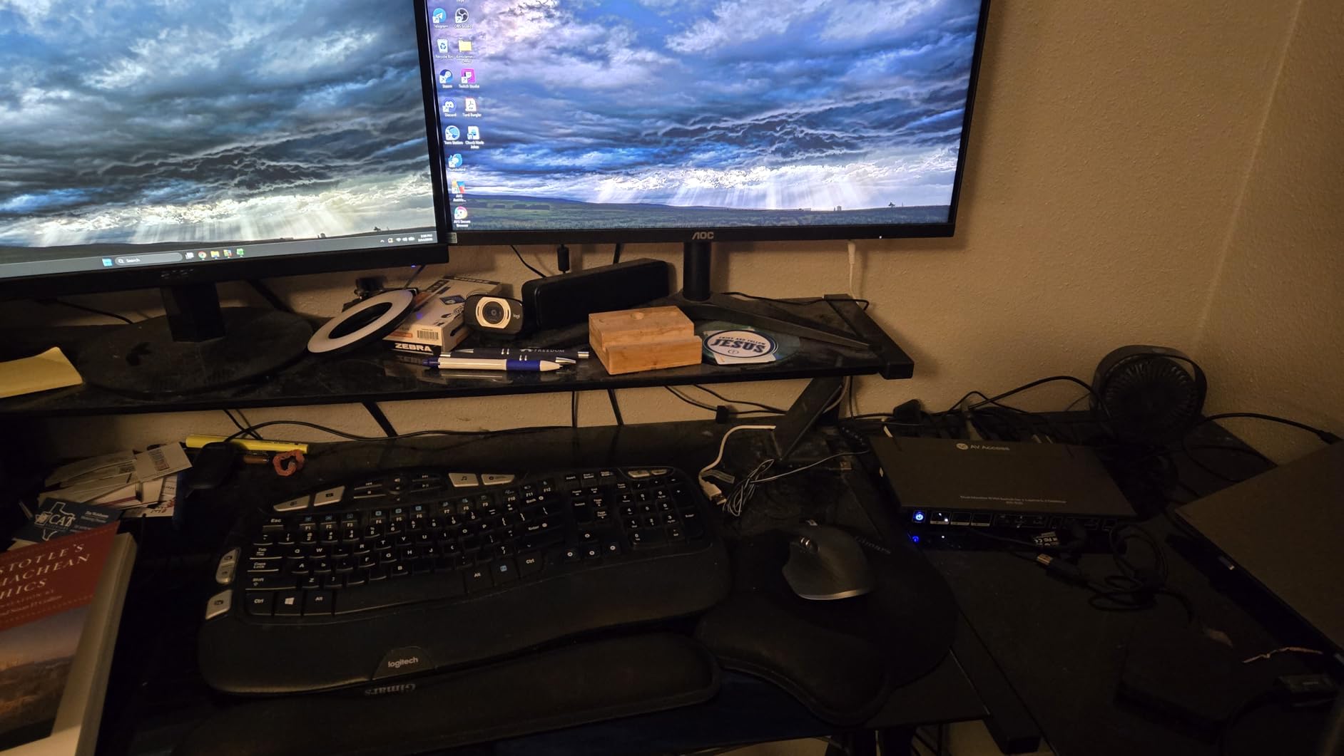 AV Access Docking Station KVM Switch 1 Laptop & 2 Desktop PCs, Dual 4K@60Hz Monitors, EDID Emulation, 100W USB-C Charging, Gigabit Ethernet,High Refresh Rates,Ideal for Gaming, Office & Creative Work customer photo 2