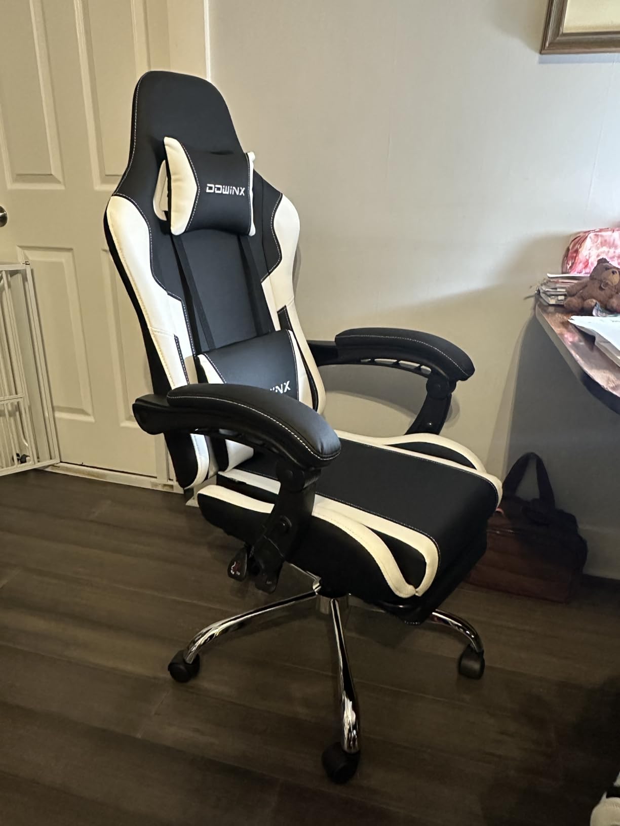 Dowinx Ergonomic Gaming Chair with Footrest & Massage Lumbar, 2D-Linkage Armrests for Computer Chair 330lbs with Headrest Pillow for Office, Home, Streaming and Long Gaming Sessions, Blue customer photo 2