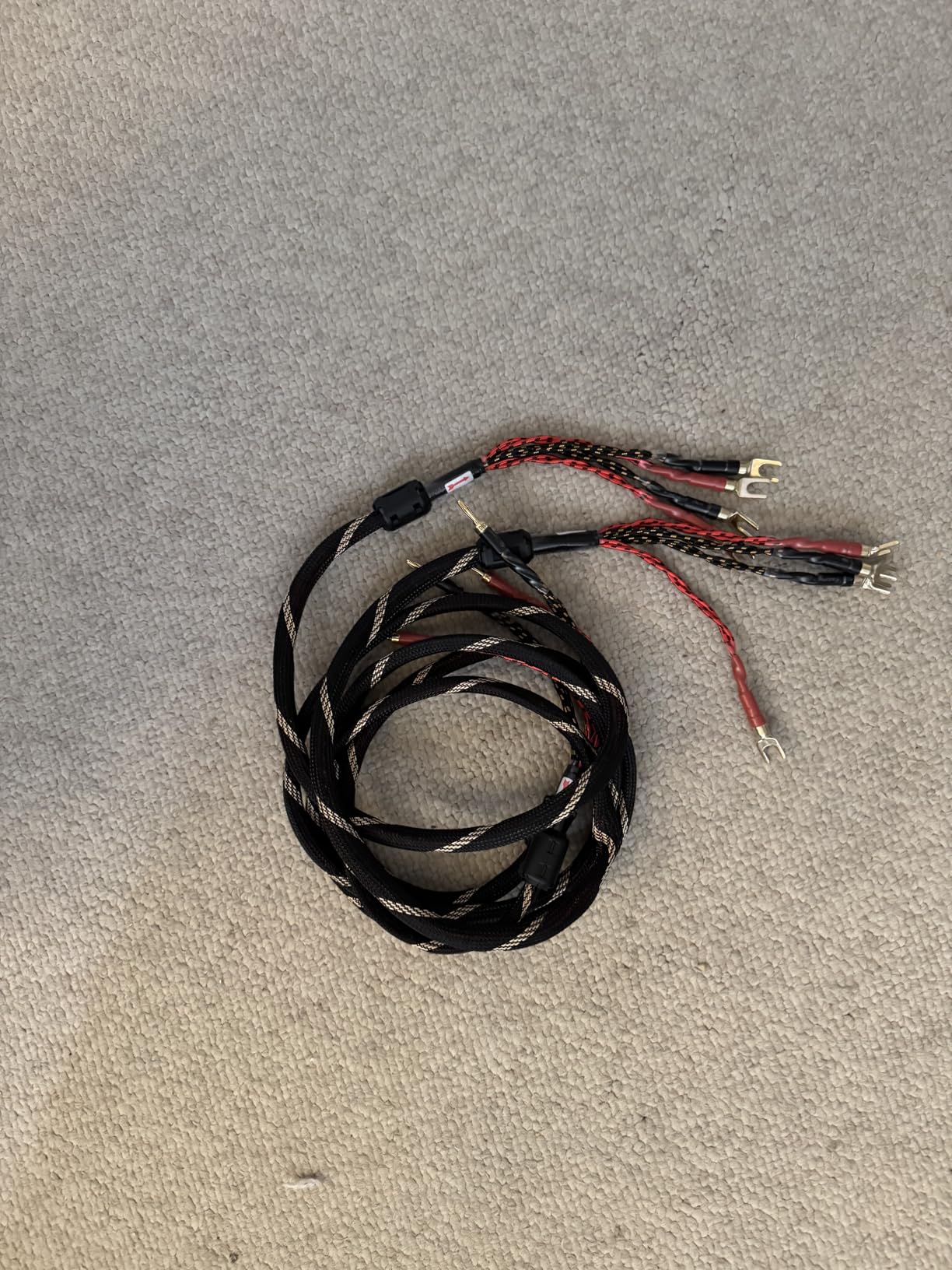 9 AWG 2-Pack Audiophile Speaker Cable - 2 Banana Plugs to 4 Spades per Cable,4N OFC Speaker Wire,Nylon Braid,Compatible with Amplifier,Speakers,AV Receiver& Home Theater(8.20ft/2.5m) customer photo 1