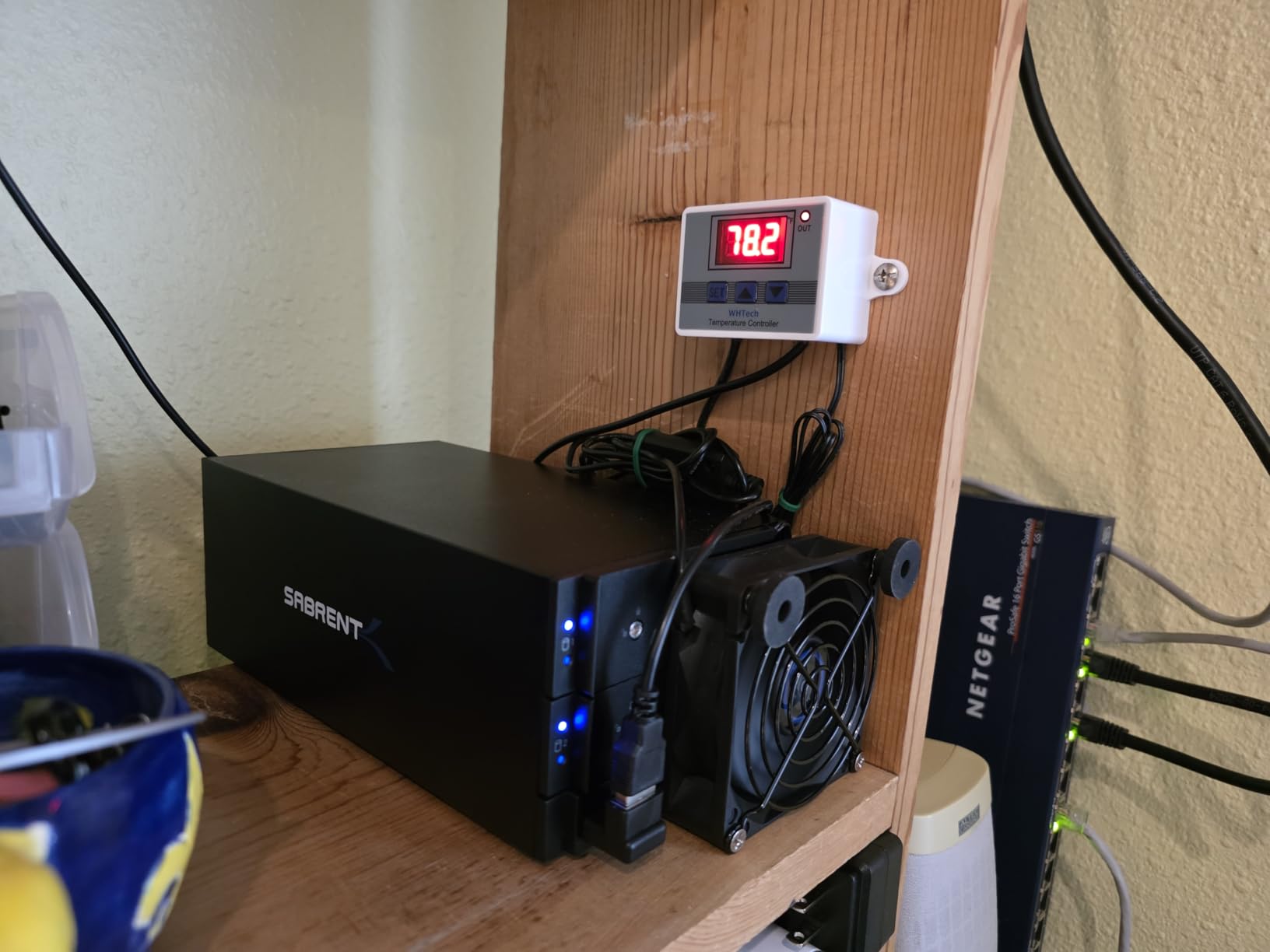 WHTech 120mm USB Fan with Temperature Controller & LED Voltage Display Speed Controller, 5V DC 120mm x 25mm for Receiver DVR PlayStation Xbox Computer Cabinet Cooling customer photo 1
