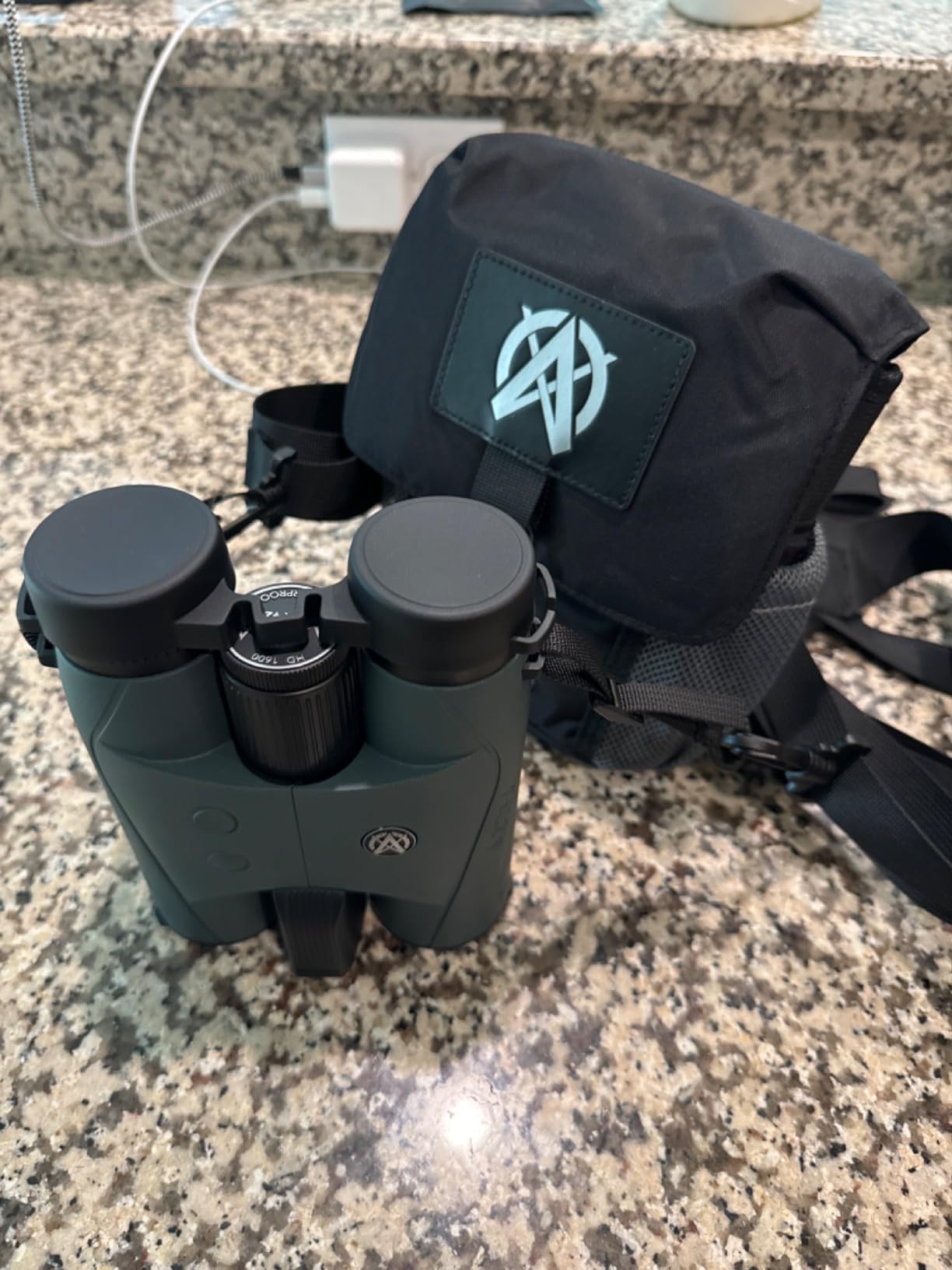 Laser Rangefinder Binoculars 10x42 for Hunting, Shooting & Golf - 1760 or 2600 Yard Range, Built-in Ballistics, HD LCD Display, Fast 0.1s +/- 1 Yard Accuracy customer photo 1