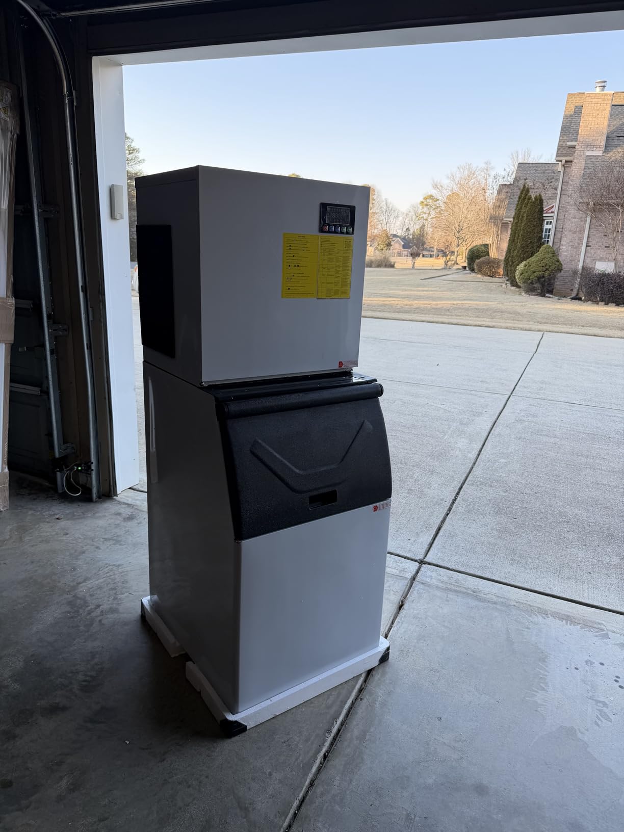 Commercial Ice Machine 760LBS/24H,Storage 650LBS,Large Industrial Ice Maker,Ice Ready in 5-15min,with Self-Cleaning Mode,with Timing Function,30 Levels of Ice Thickness Adjustment,Stainless Steel customer photo 1