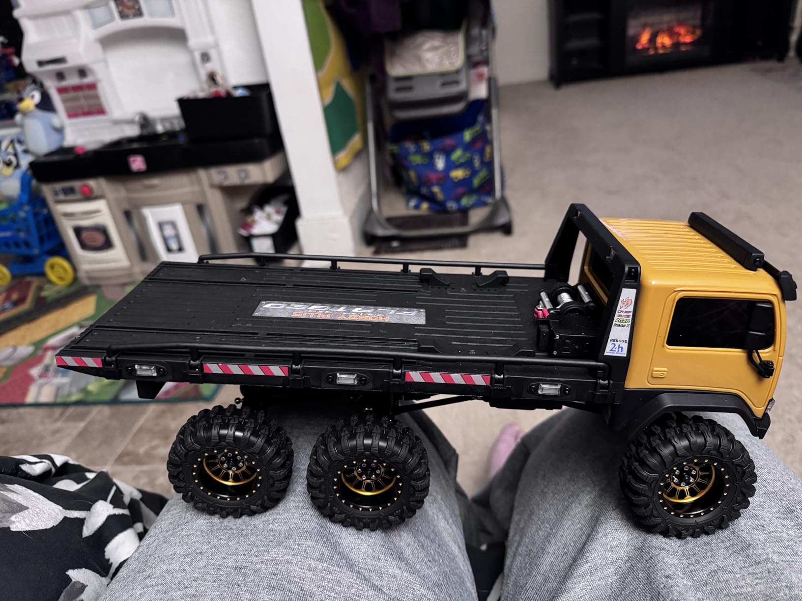 HOBBYPLUS Helidirect 1/18 RC Crawler CR18P Terranaut 8x8 RC Truck Remote Control Car w Full-Lock 8WD RTR Active All-Wheel Steering, 2-Speed Transmission, Recovery Winch, LED Lights (Green) customer photo 1