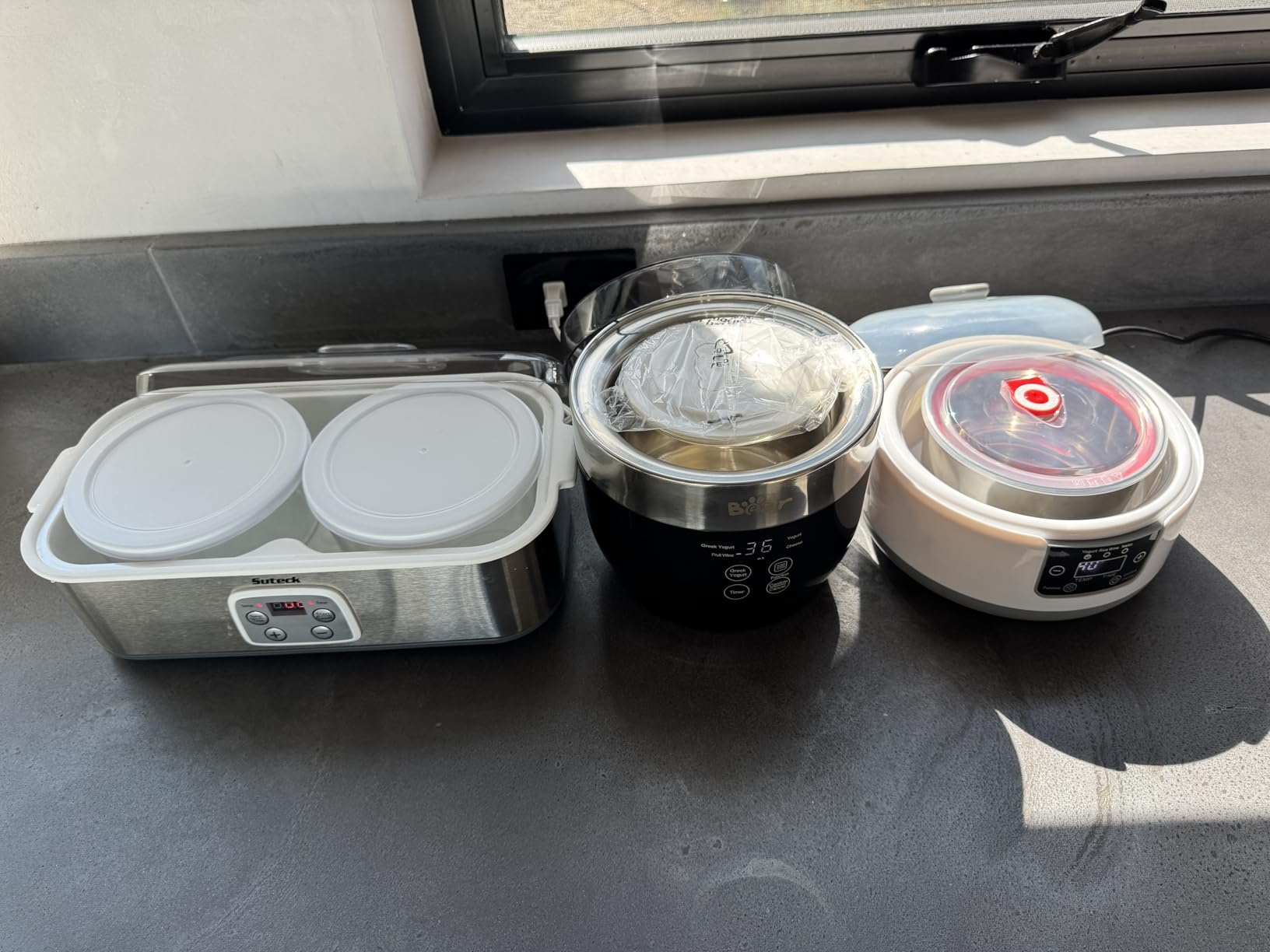 Suteck Yogurt Maker - Stainless Steel Yogurt Makers with Adjustable Time & Temp Control, Automatic Shut-Off & Constant Temper for Homemade Greek, Probiotic Yogurt, BPA-Free 8 Glass Jars (48 oz), Black customer photo 2