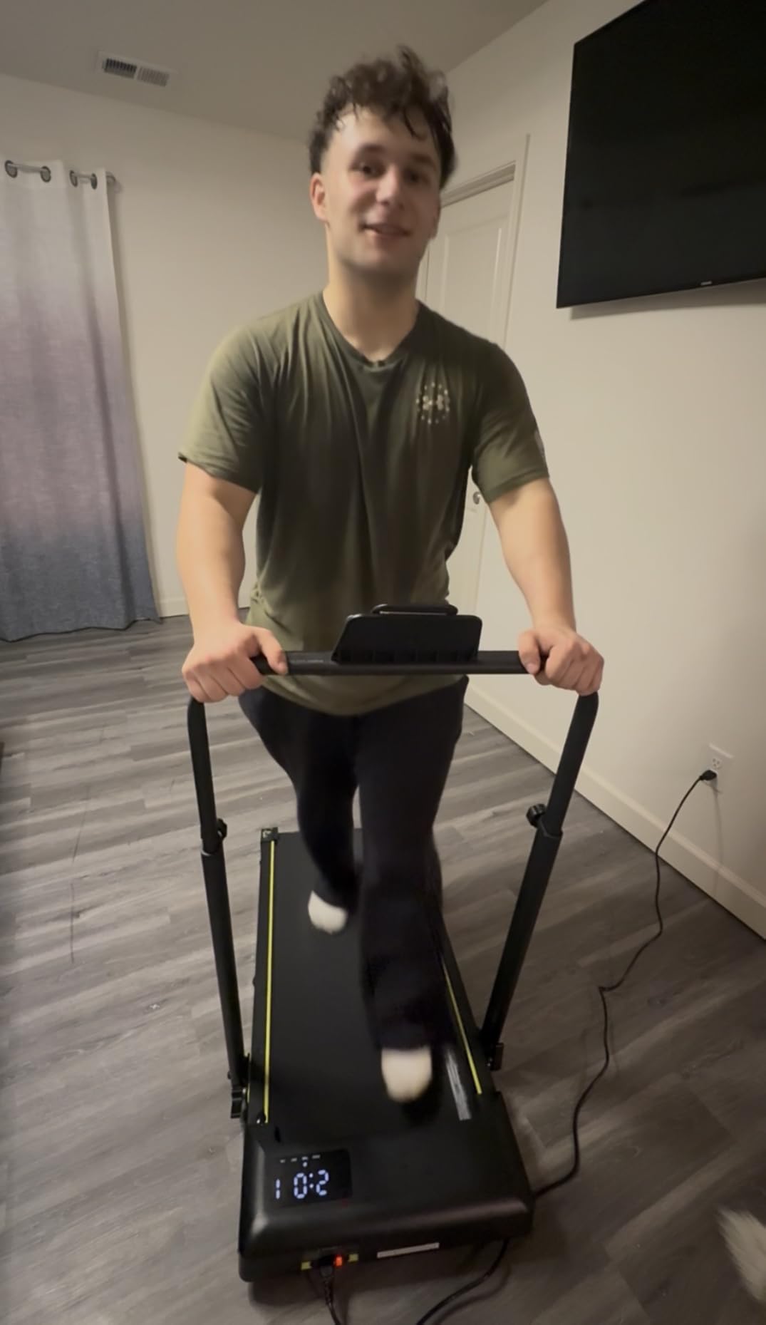 Walking Pad Treadmill with Incline and Handle Bar 3.0HP Under Desk Walking Treadmill with Adjustable Handlebar Compact Treadmill with Magnetic Remote Control for Home Office,300LBS Capacity customer photo 1