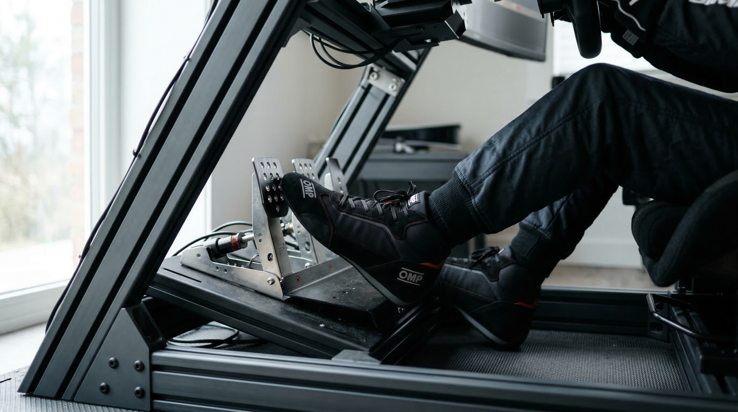 Best sim racing shoes for pedal feel