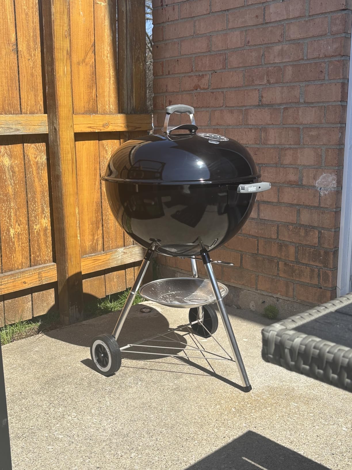 Weber Original Kettle Charcoal Grill, 22-Inch, Black - Classic Outdoor BBQ Grill with One-Touch™ Cleaning System & Precise Temperature Control Dampers customer photo 2