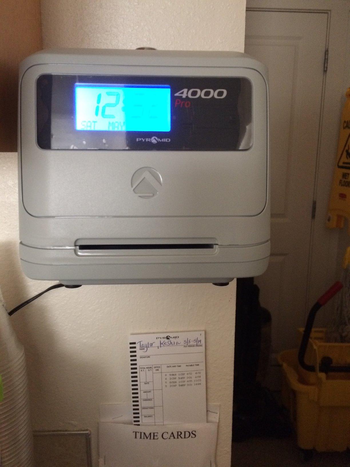 Pyramid Time Systems - Model 4000 Auto Totaling Time Clock, Electronic Time Punch Clock for Small Business customer photo 1