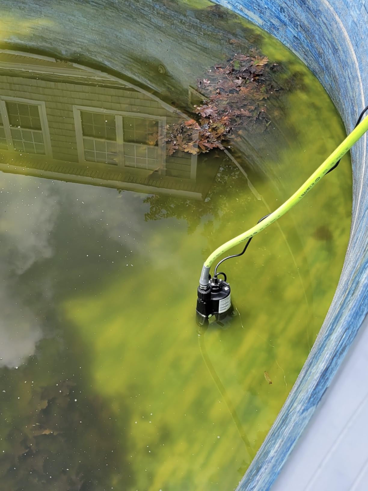 Superior Pump 91250 1800GPH Thermoplastic Submersible Utility Pump with 10-Foot Cord, 1/4 HP customer photo 2