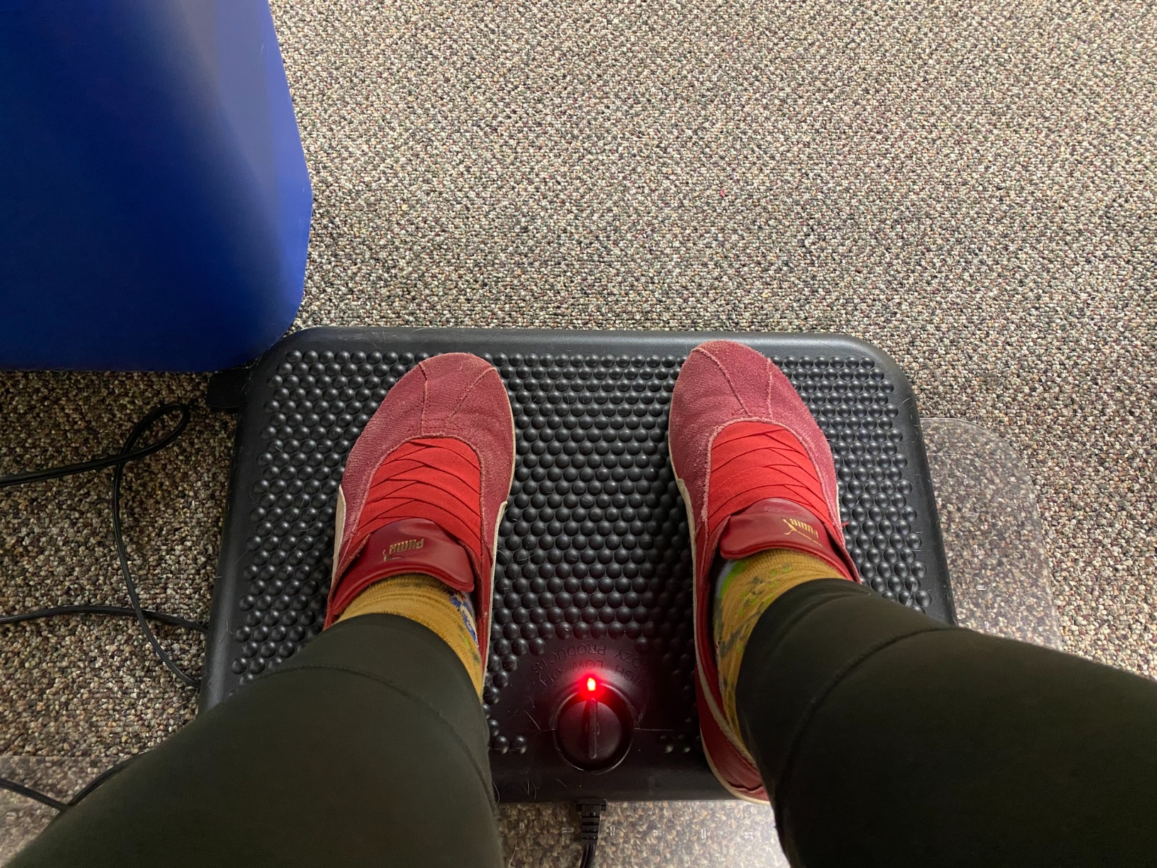 Cozy Products Toasty Toes Foot Warmer, Ergonomic Heated Footrest with 3 Adjustable Positions and 2 Heat Settings, Portable Space Heater customer photo 1
