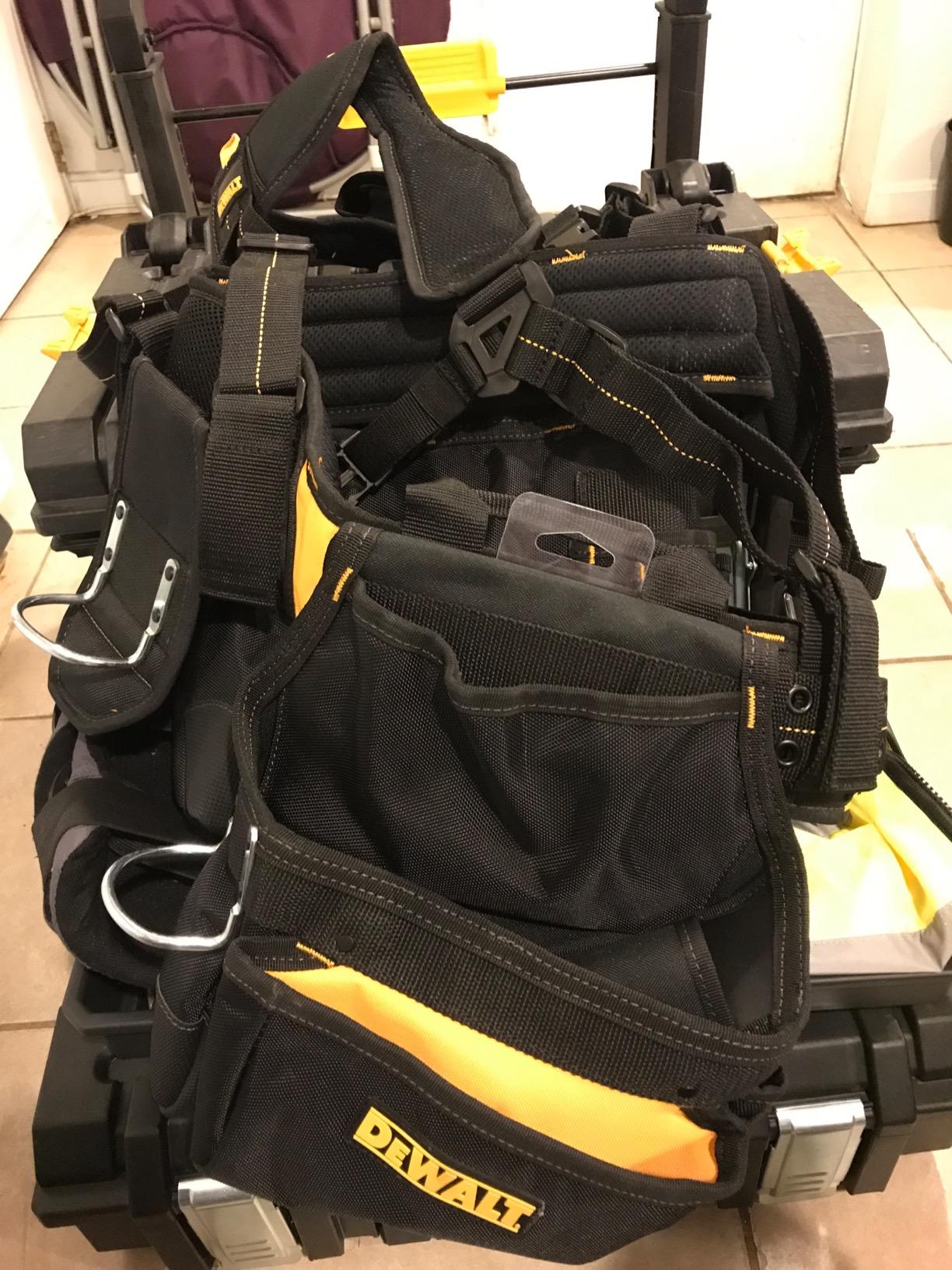 DEWALT DG5617 20-Pocket Pro Framer's Combo Apron Tool Belt and Yoke-style Suspenders Black customer photo 1