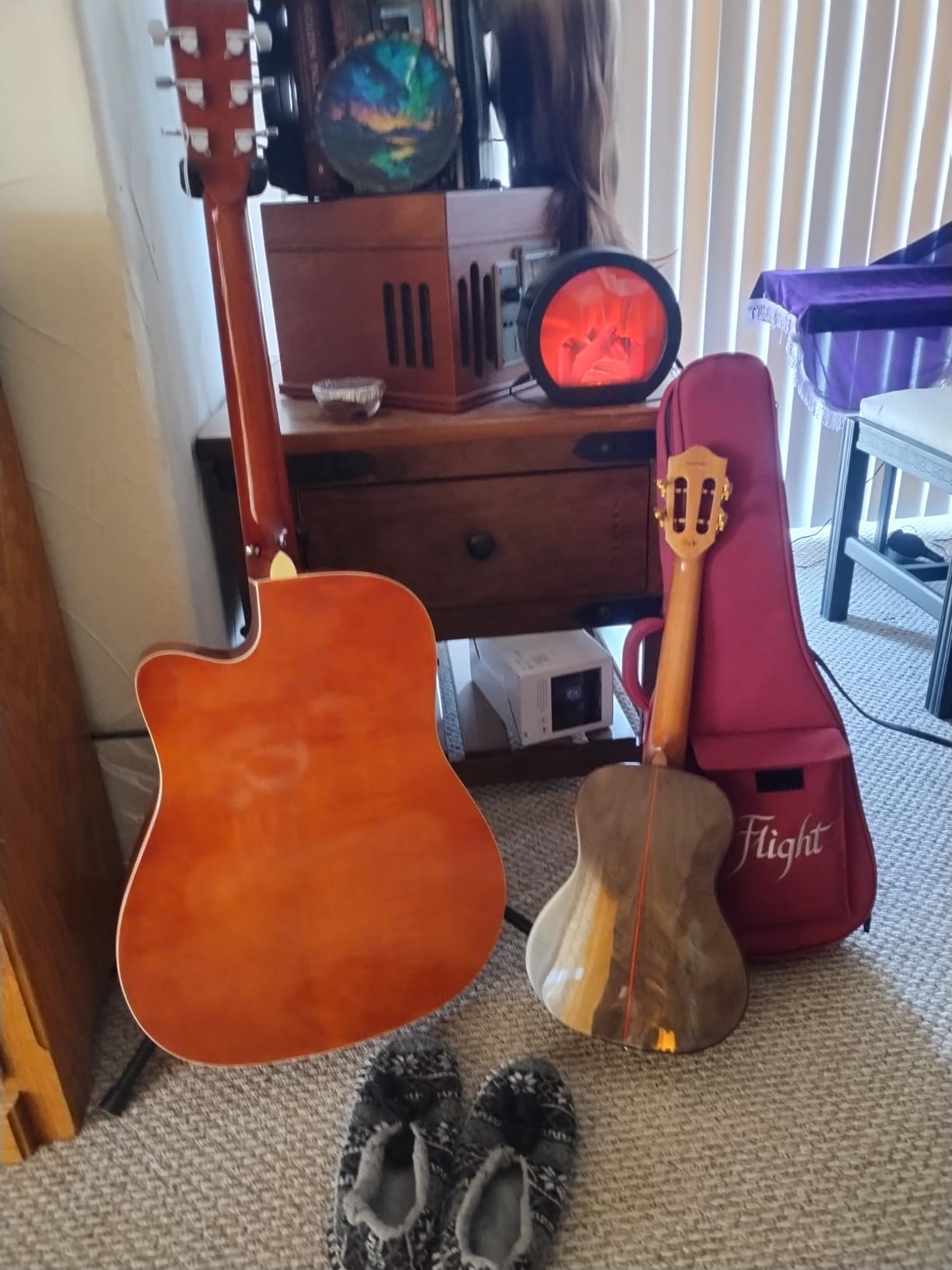 Jameson Guitars Full Size Thinline Acoustic Electric Guitar with Free Gig Bag Case & Picks Black Right Handed customer photo 2