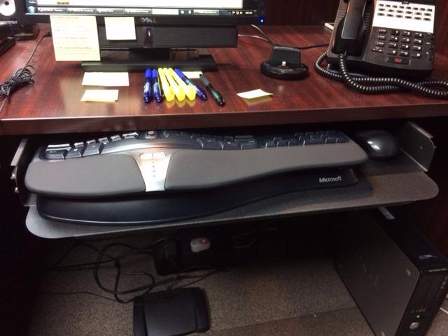 Microsoft 5QH-00001 Natural Ergonomic Keyboard 4000 for Business - Wired customer photo 1