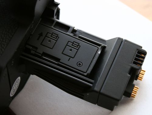 Neewer BG-E8 Replacement Battery Grip for Canon EOS 550D 600D 650D 700D Rebel T2i T3i T4i T5i SLR Cameras customer photo 1