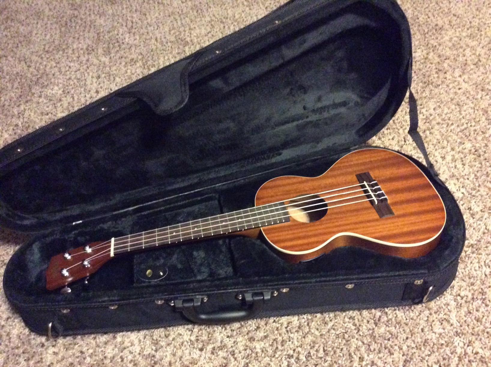 Kala KA-TE Mahogany Tenor Acoustic-Electric Ukulele Bundle customer photo 2
