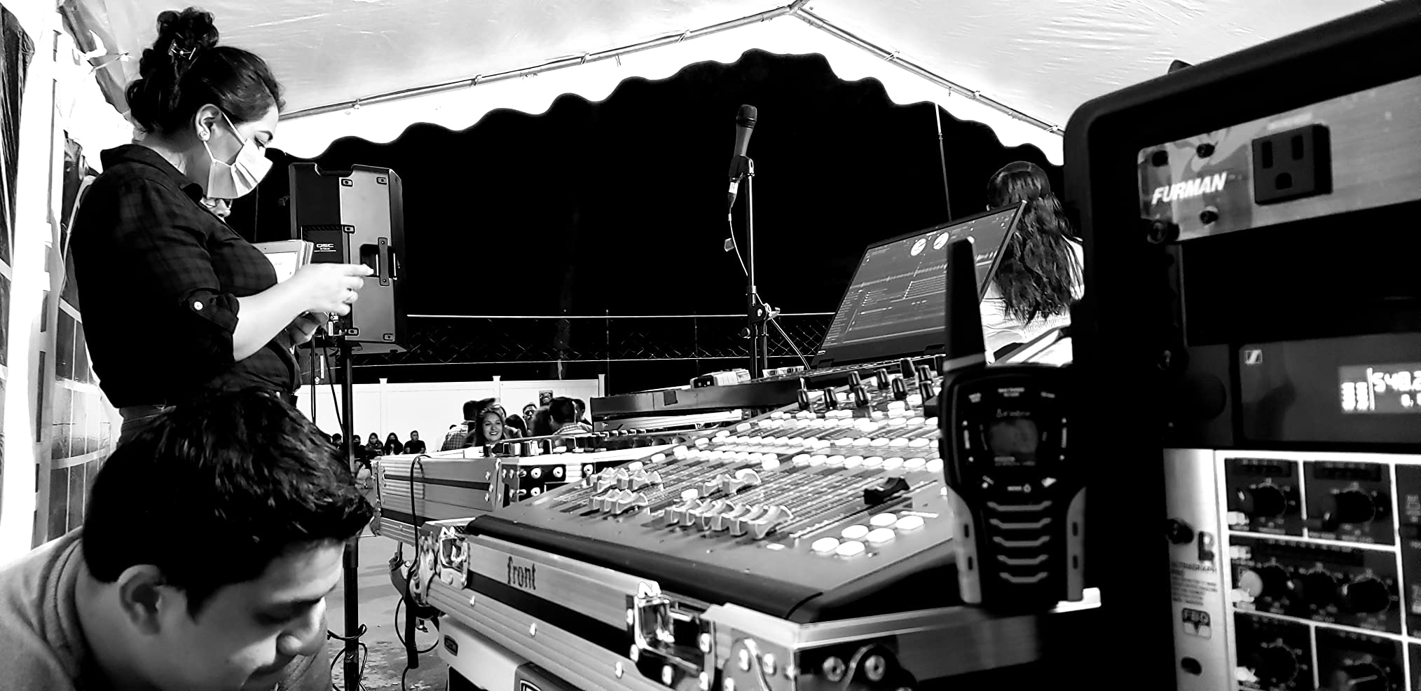 BEHRINGER X32 COMPACT 40-Input 25-Bus Digital Mixing Console with 16 Programmable Midas Preamps customer photo 1