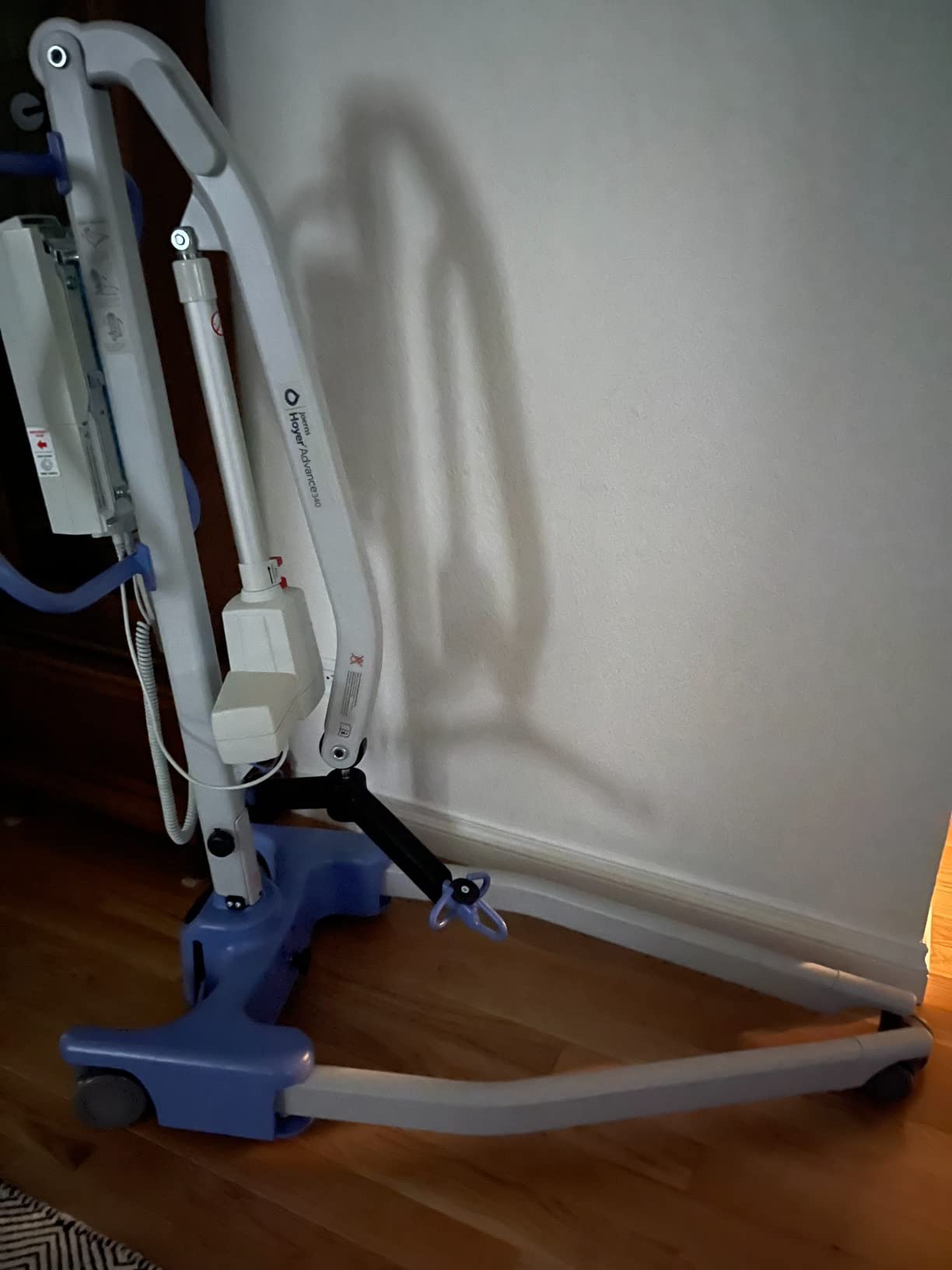 Joerns Hoyer Advance Portable Patient Lift | Electric Power | Lightweight and Robust | Safe Working Load 340 Lbs customer photo 3