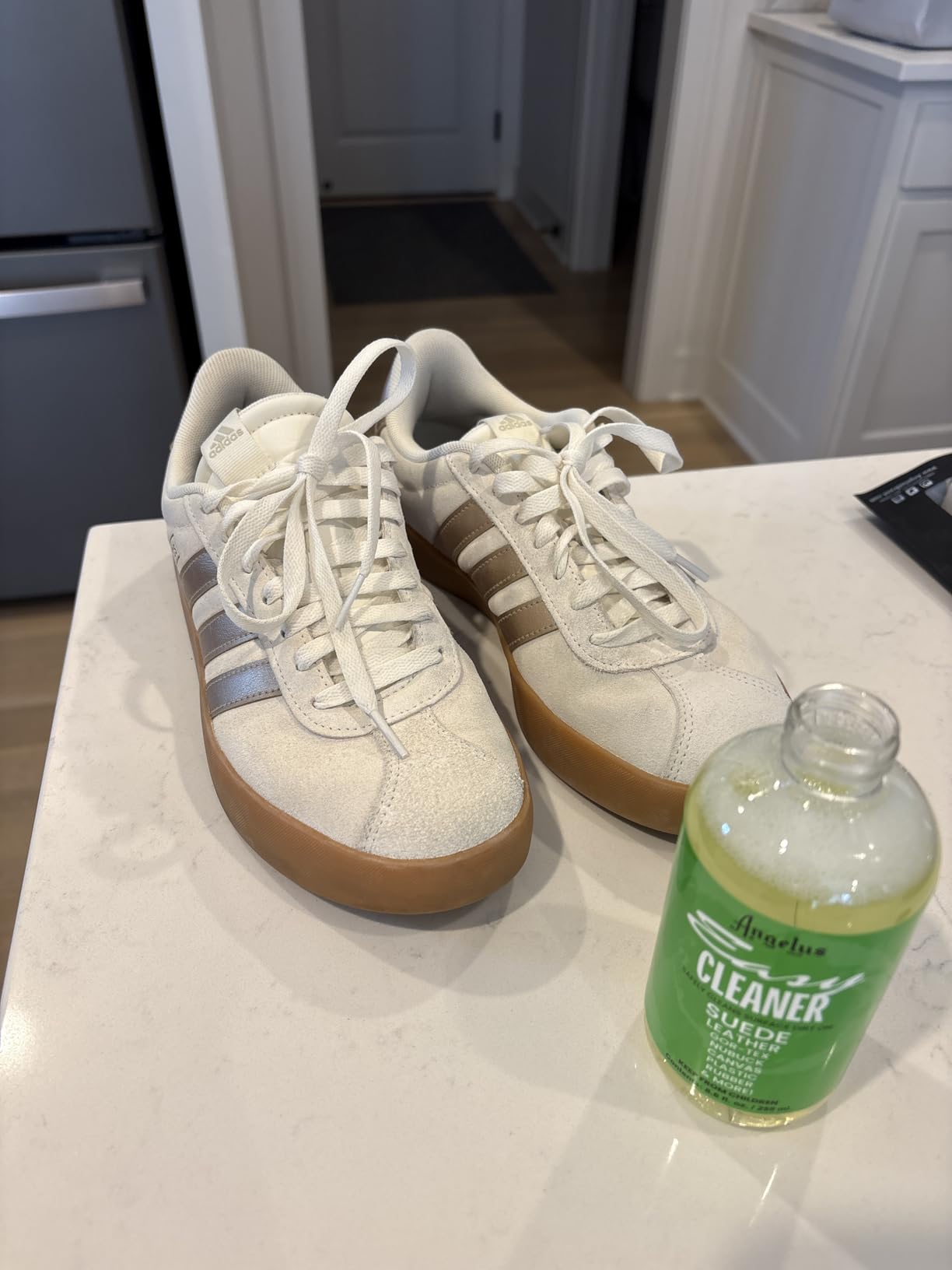 Angelus Easy Cleaner, Premium Shoe Cleaner, Safe For Sneakers, Leather, Suede, Canvas, and More - Removes Dirt and Stains | Made In USA - 8.6 fl oz customer photo 1