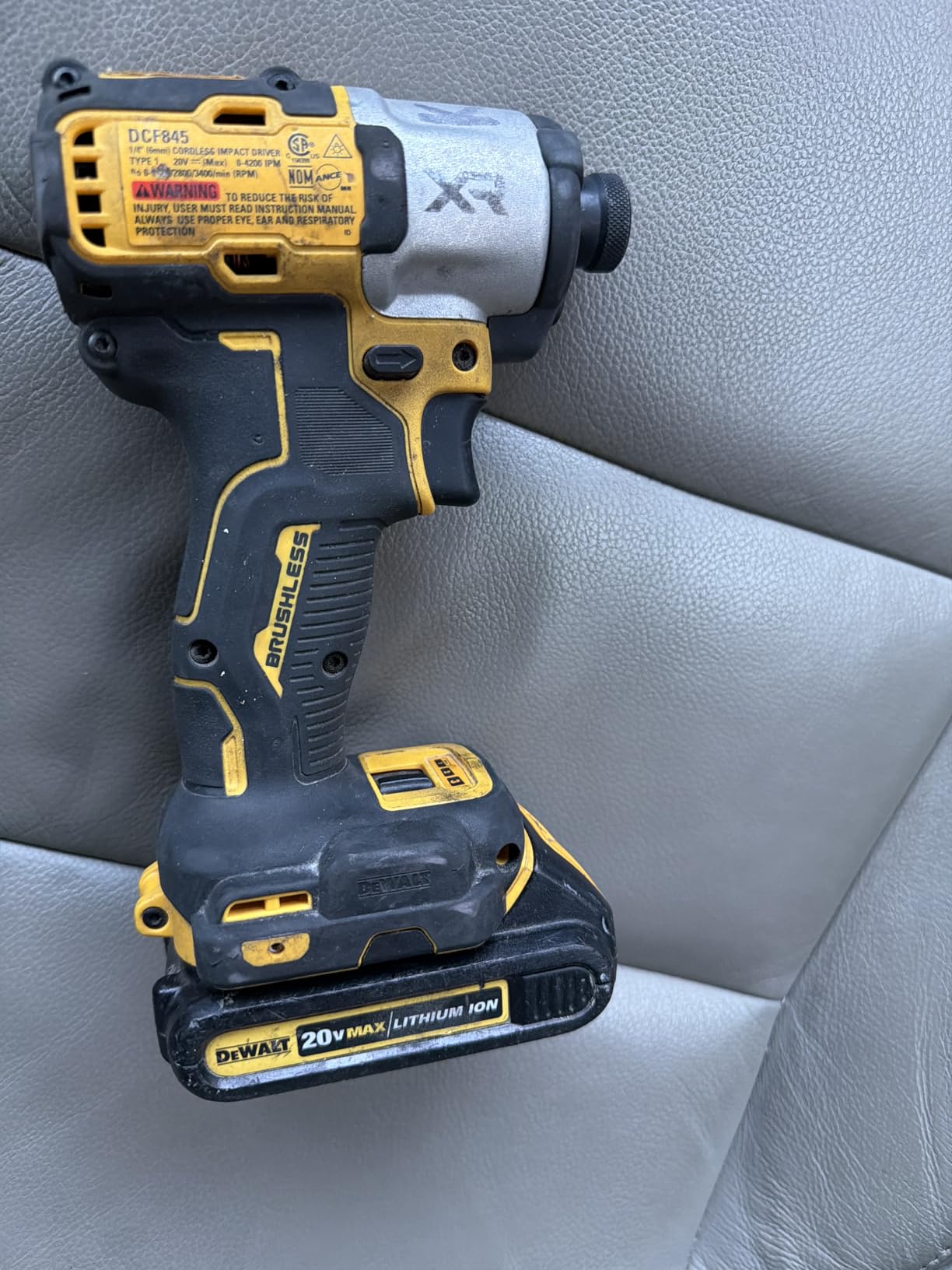 DEWALT 20V MAX XR Impact Driver, Brushless, 3-Speed, 1/4-Inch, Tool Only (DCF887B) customer photo 2