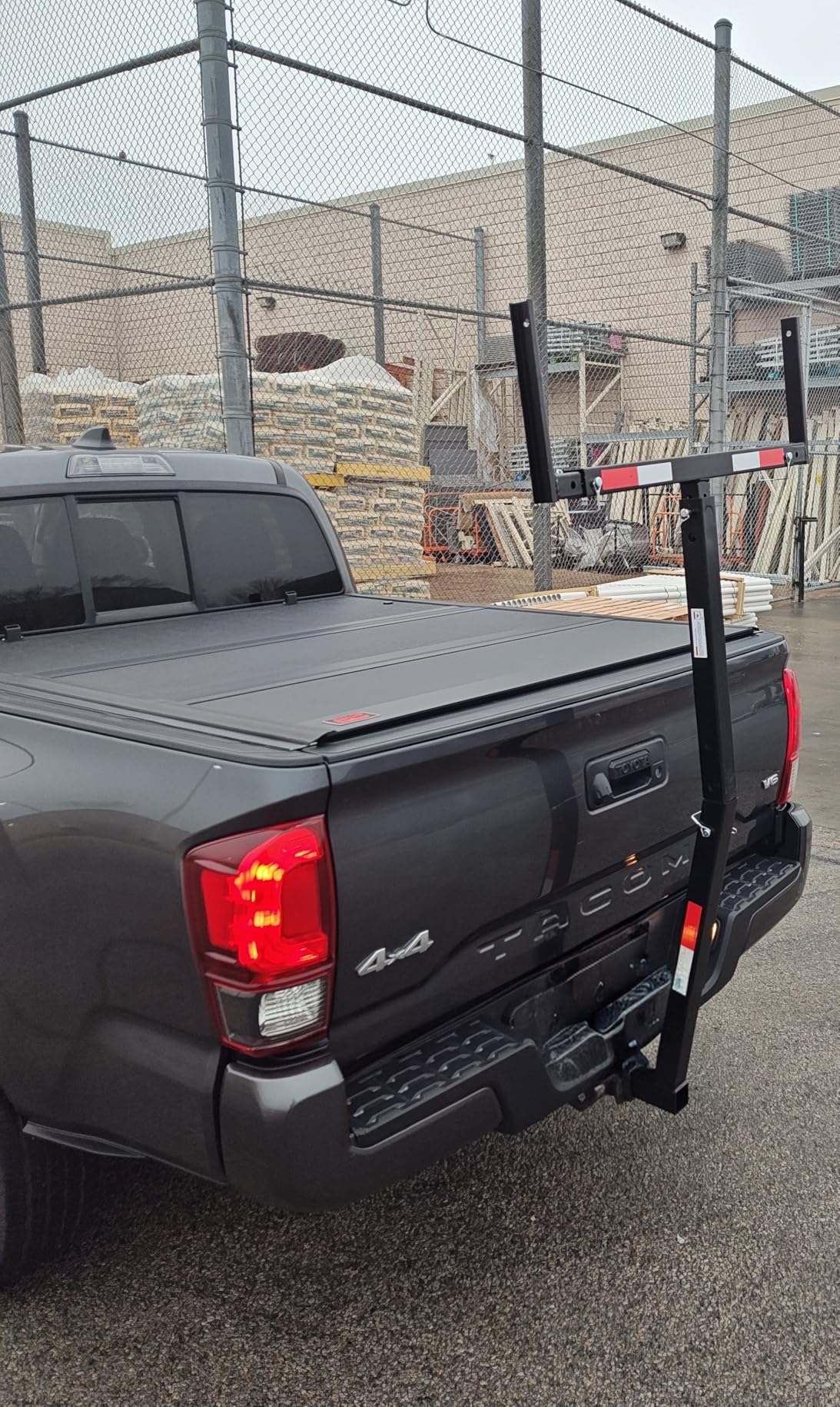 MaxxHaul 70231 Hitch Mount Pick Up Truck Bed Extender For Ladder, Rack, Canoe, Kayak, Long Pipes and Lumber), Black , 37 x 19 x 3 inches customer photo 1