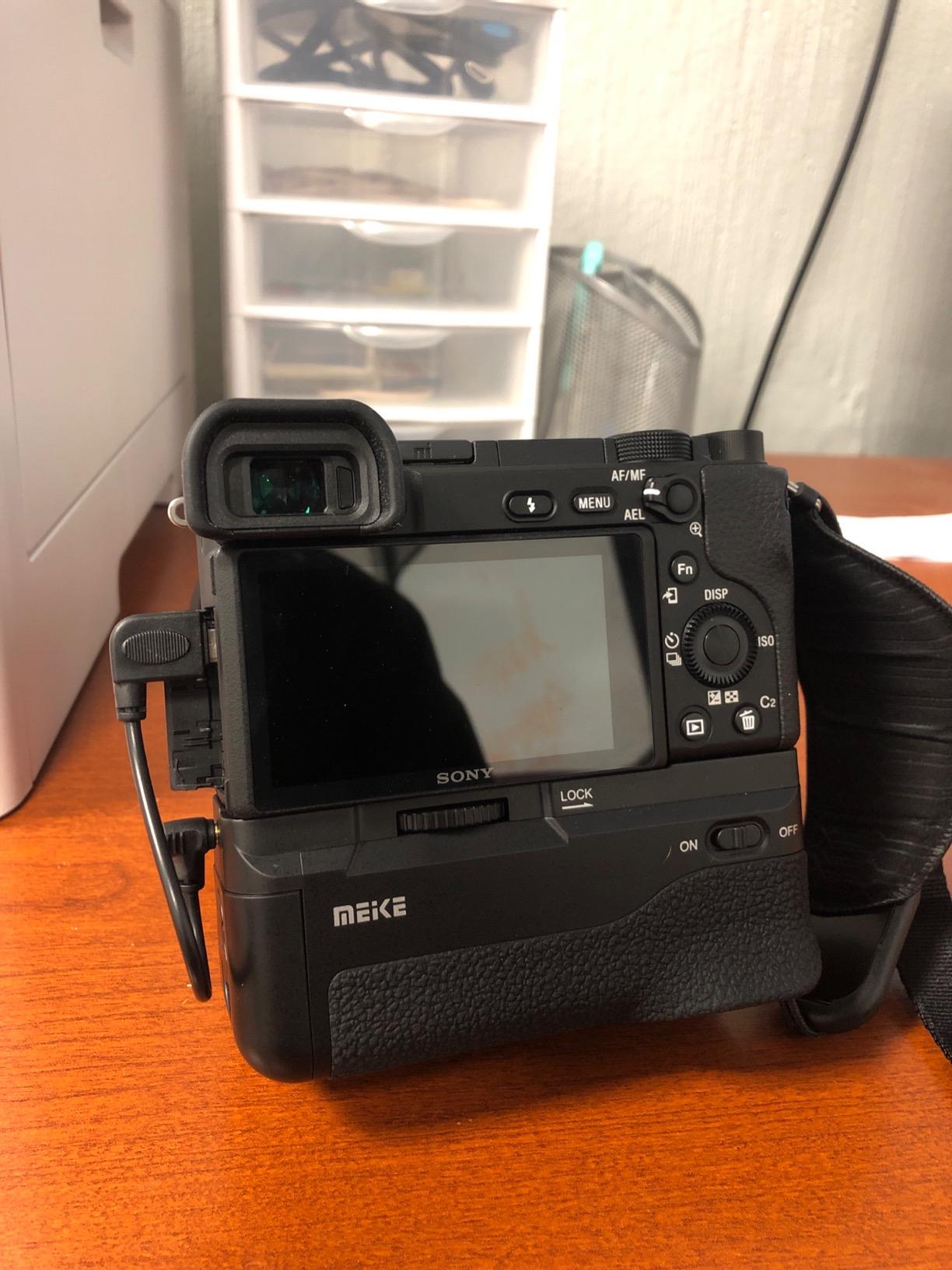 Meike MK-A6300 PRO Battery Grip Built-in Remote Controller for Sony A6100 A6400 A6300 A6000 Cameras customer photo 2