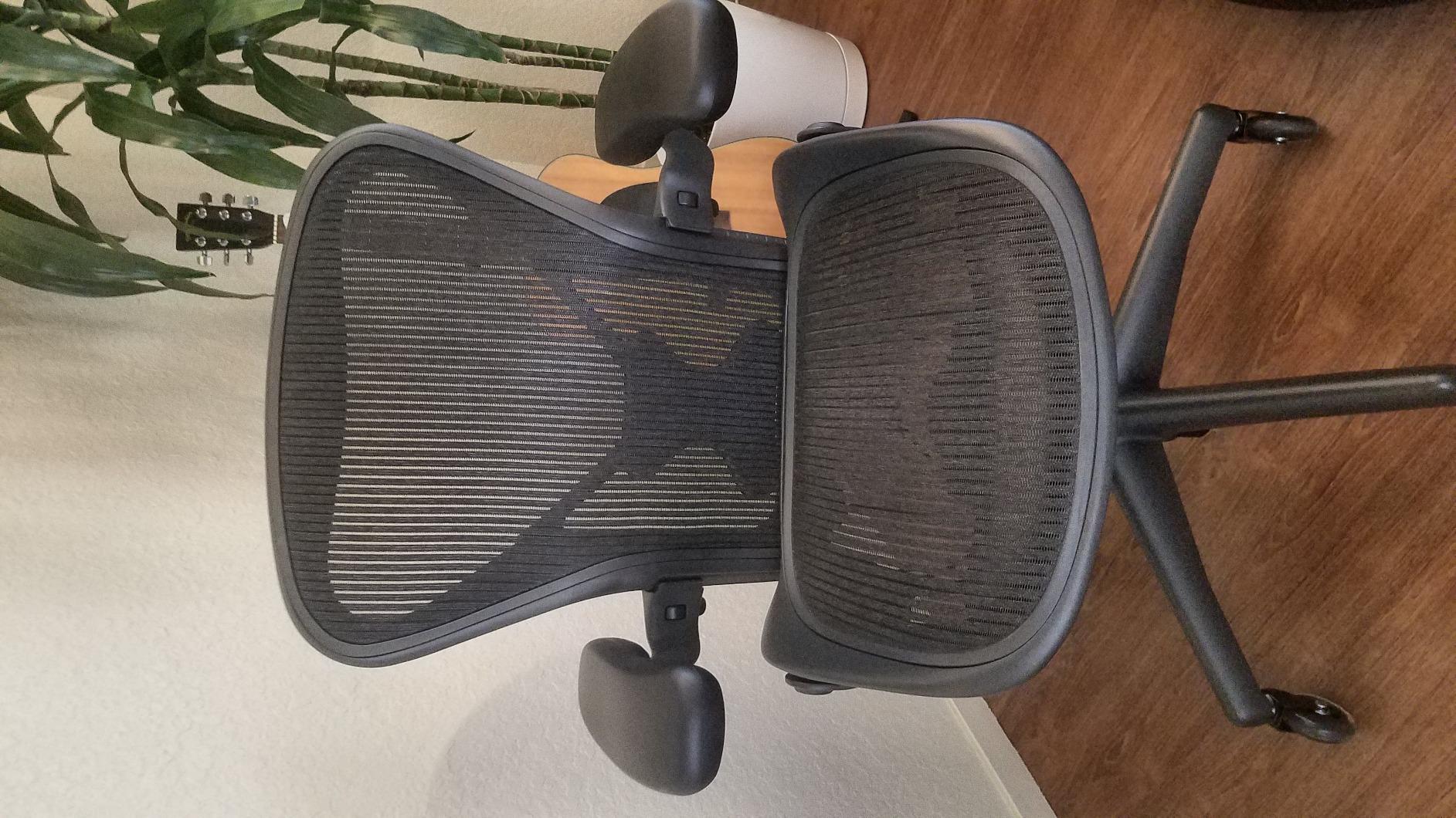 Herman Miller Aeron Chair Size B Fully Loaded with Posture Fit - Ergonomic Office Chair with Adjustable Arms, Lumbar Support, and Tilt Limiter customer photo 1