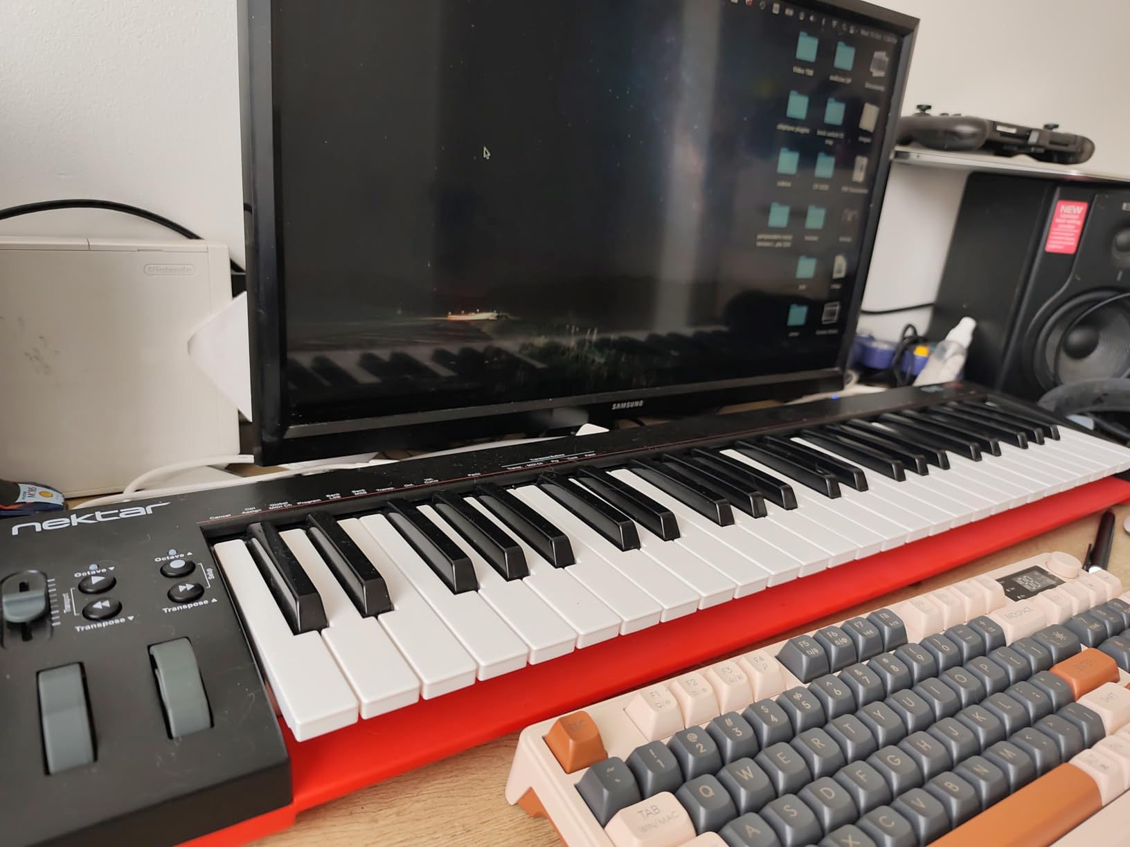 Nektar SE49 - 49-Key MIDI Controller with Nektar DAW Integration customer photo 2