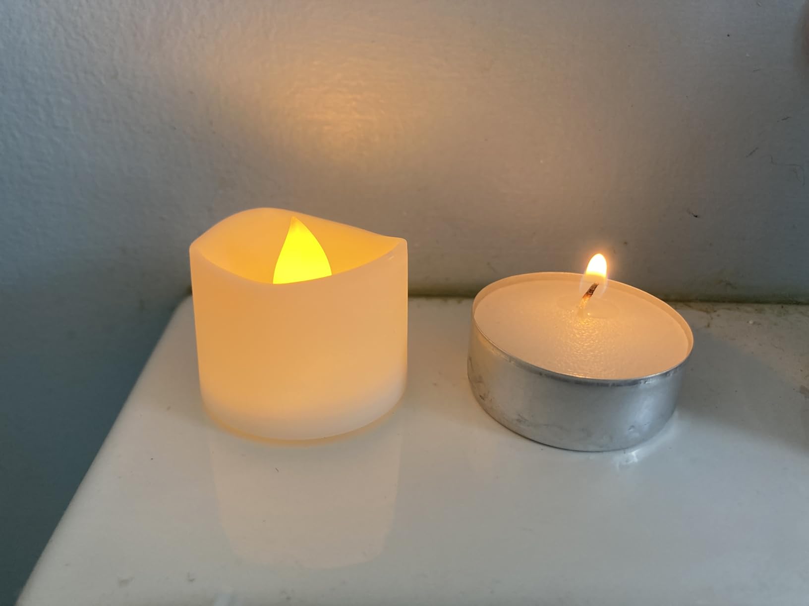 Homemory 24Pcs Flickering Flameless Candle Battery Operated, 200+Hours Fake Electric LED Tea Lights for Votive, Centerpiece Table Decorations, Wedding, Aniversary, Halloween, Christmas customer photo 1