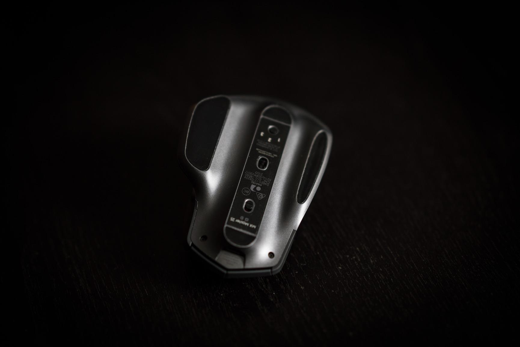 Logitech MX Master 2S Bluetooth Edition Wireless Mouse, Multi-Surface, Hyper-Fast Scrolling, Ergonomic, Rechargeable, Connects Up to 3 Mac/PC Computers, Graphite customer photo 1