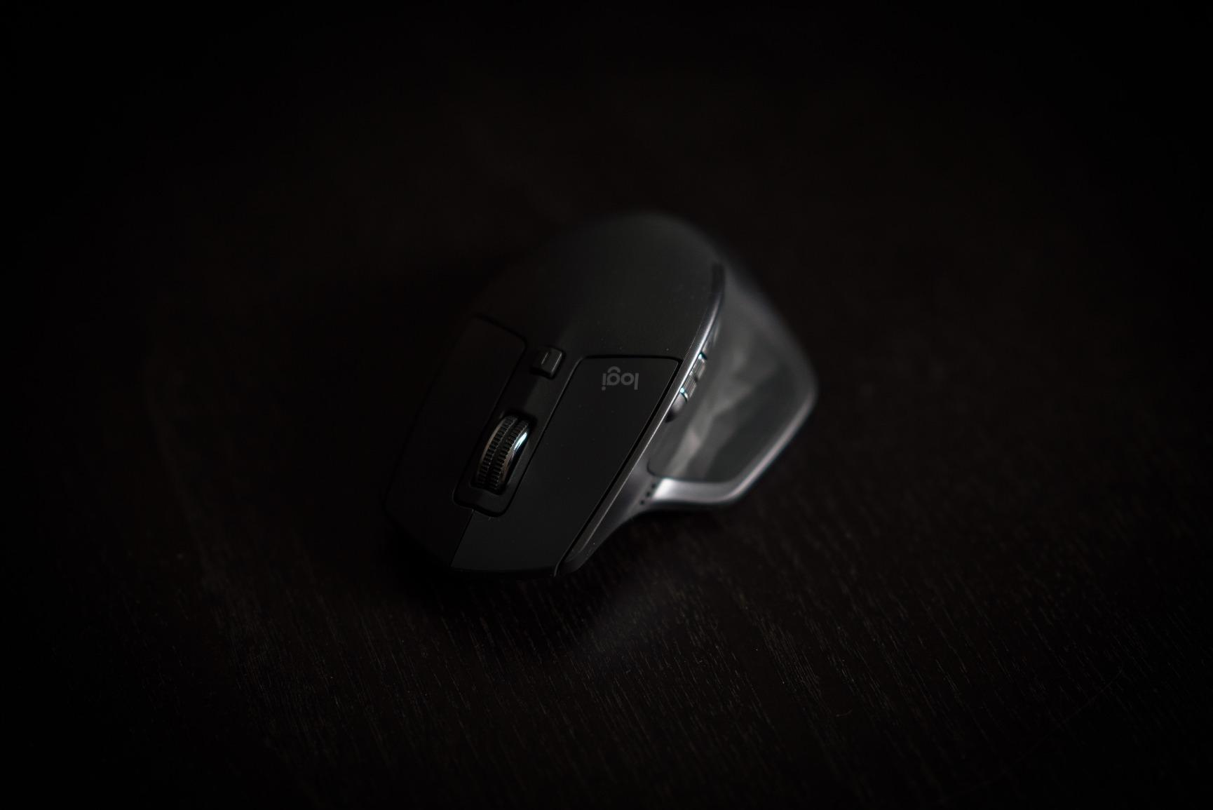 Logitech MX Master 2S Bluetooth Edition Wireless Mouse, Multi-Surface, Hyper-Fast Scrolling, Ergonomic, Rechargeable, Connects Up to 3 Mac/PC Computers, Graphite customer photo 2