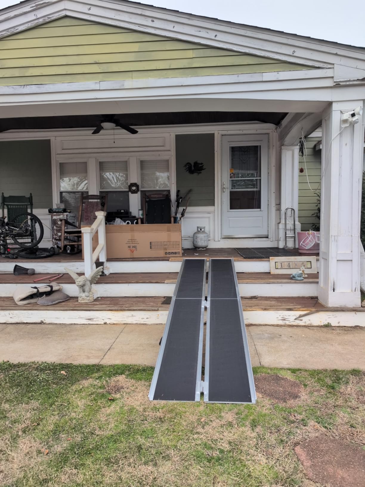 HOMCOM Wheelchair Ramp 10FT, Folding Aluminum Threshold Ramp with Non-Slip Surface, Transition Plate, 594lbs Weight Capacity for Home, Doorways, Curbs, Steps customer photo 1