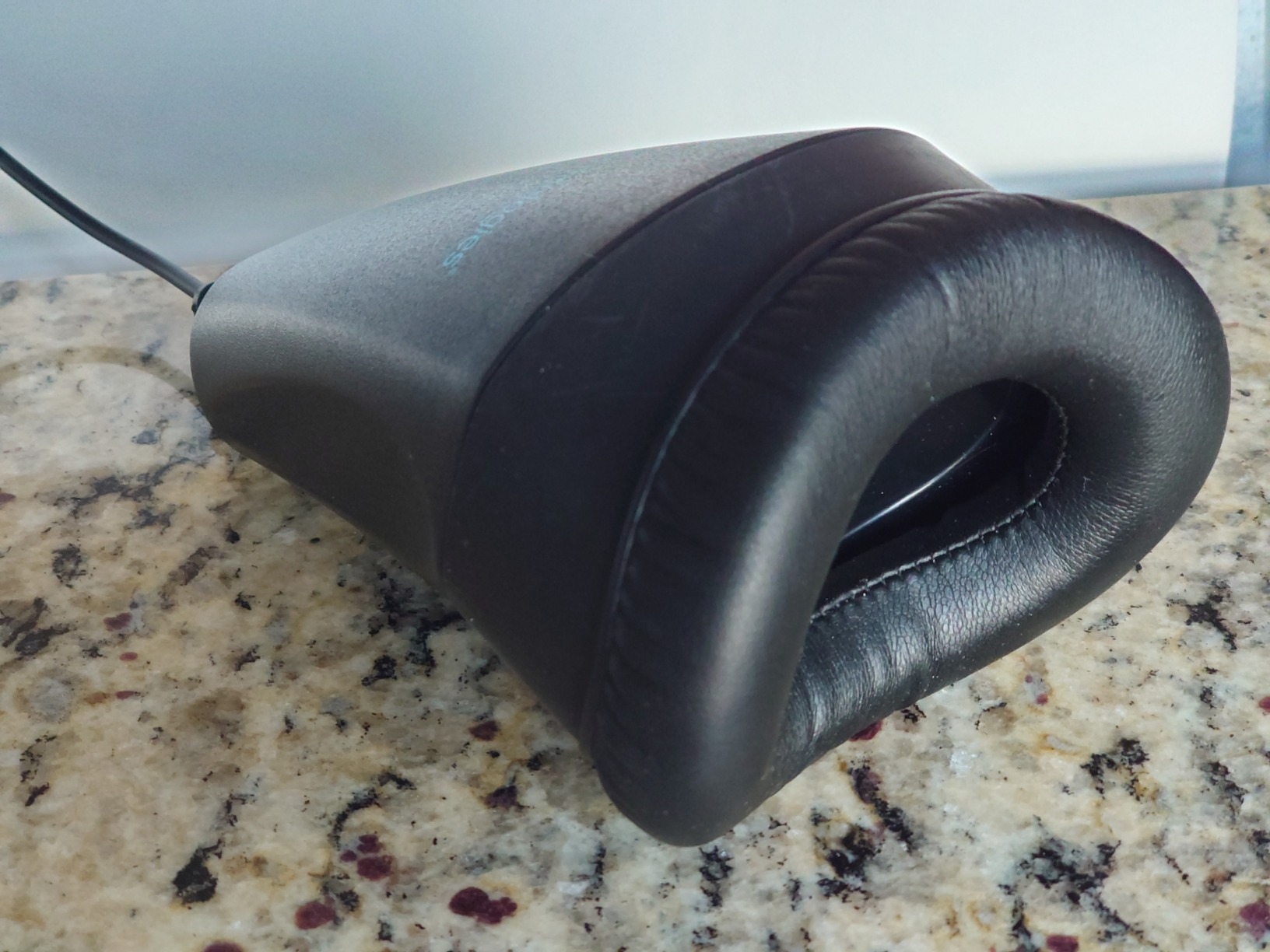 Steno SR Pro-1 is a Pocket Sized Sound Booth. Privately use Speech Technology and Eliminate Background Noise with The Industry Best Voice Isolation Microphone. customer photo 1