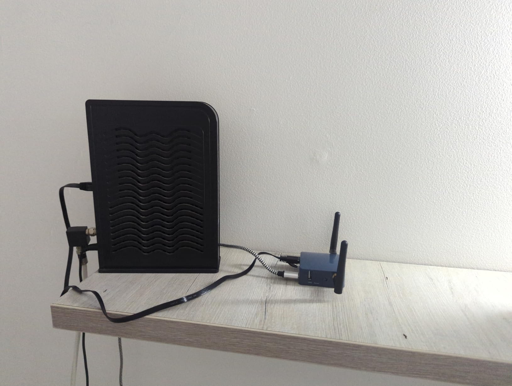 GL.iNet GL-AR300M16-Ext Portable Mini Travel Wireless Pocket Router with 2x External Antennas customer photo 1