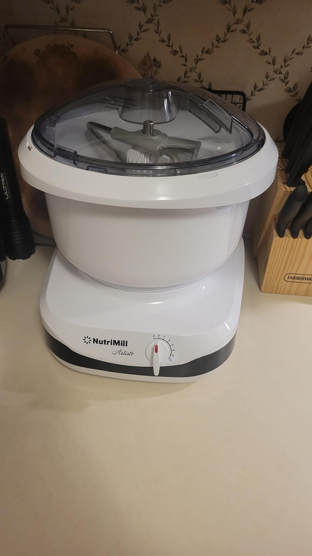 Hamilton Beach Artiste Kitchen Electric Stand Mixer 500 Watt 6.5 Quart Bowl with Dough Hook & Wire Whips (Black Trim) customer photo 2