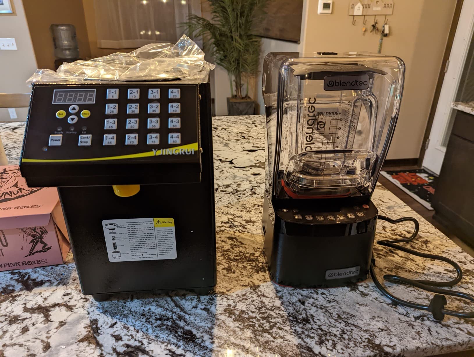 Stealth 885 Commercial Blender, WildSide+ Jar, Blendtec Stealth Sound Enclosure, Strongest Commercial-Grade Power, Self-Cleaning, 42 Pre-programmed Cycles, Black customer photo 2